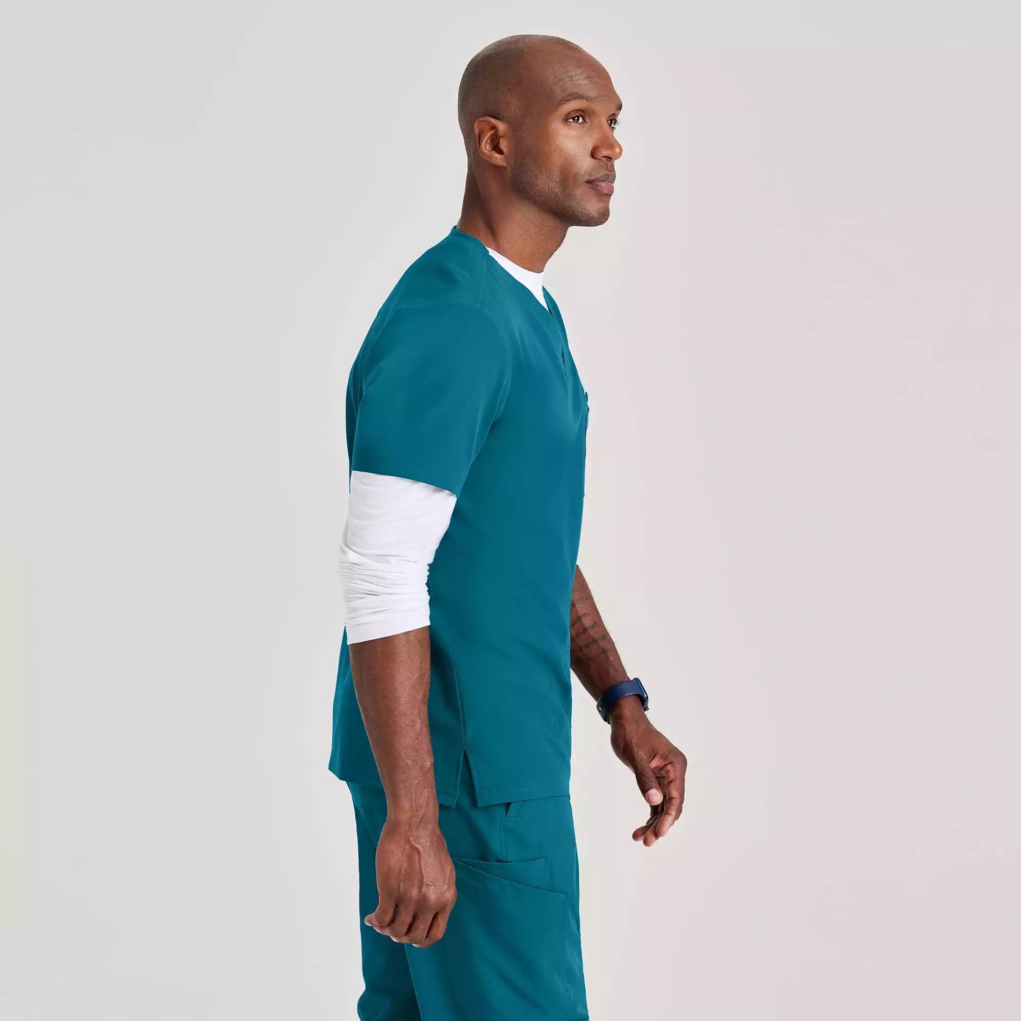Barco Unify Men's 3 Pocket V-neck Top | BUT153