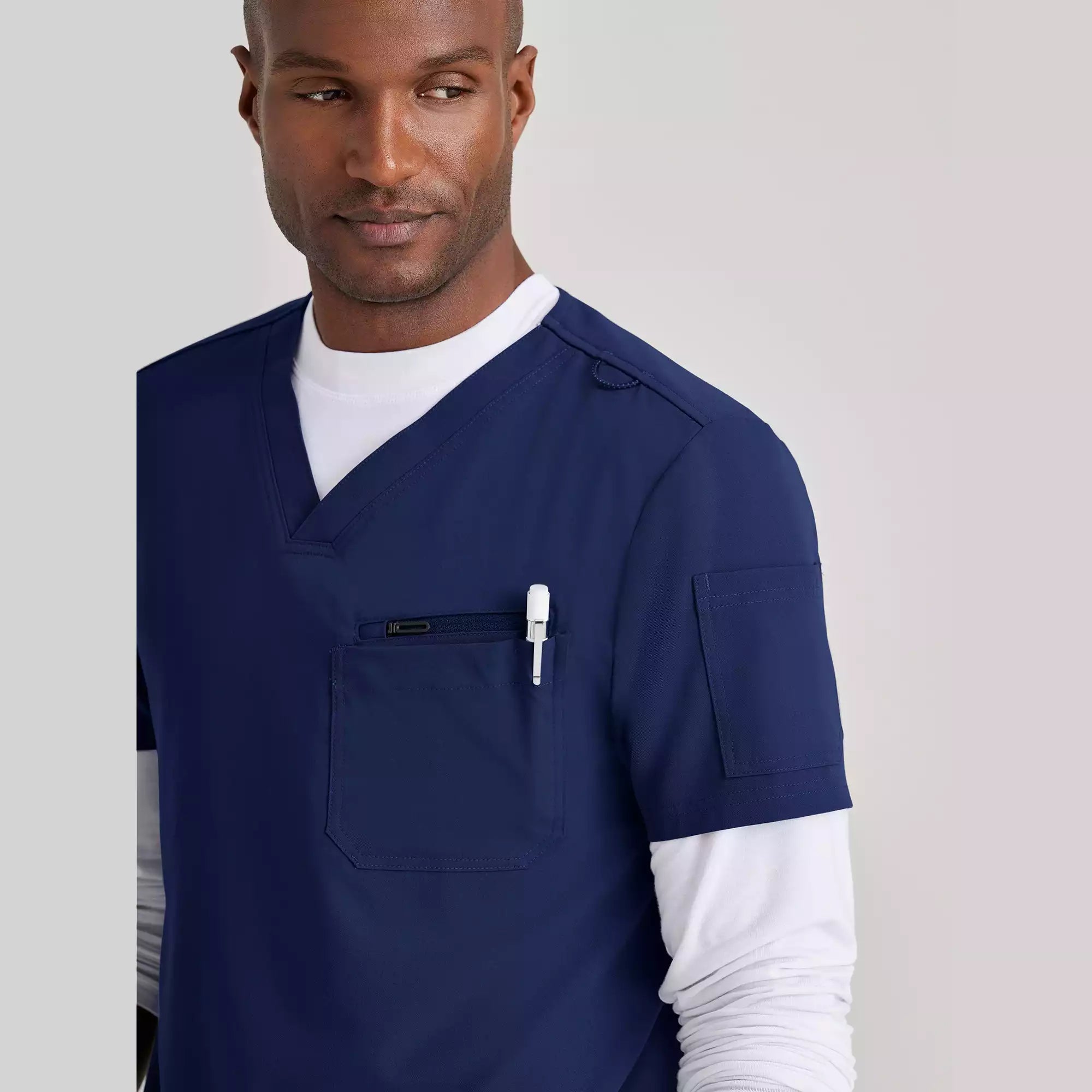 Barco Unify Men's 3 Pocket V-neck Top | BUT153