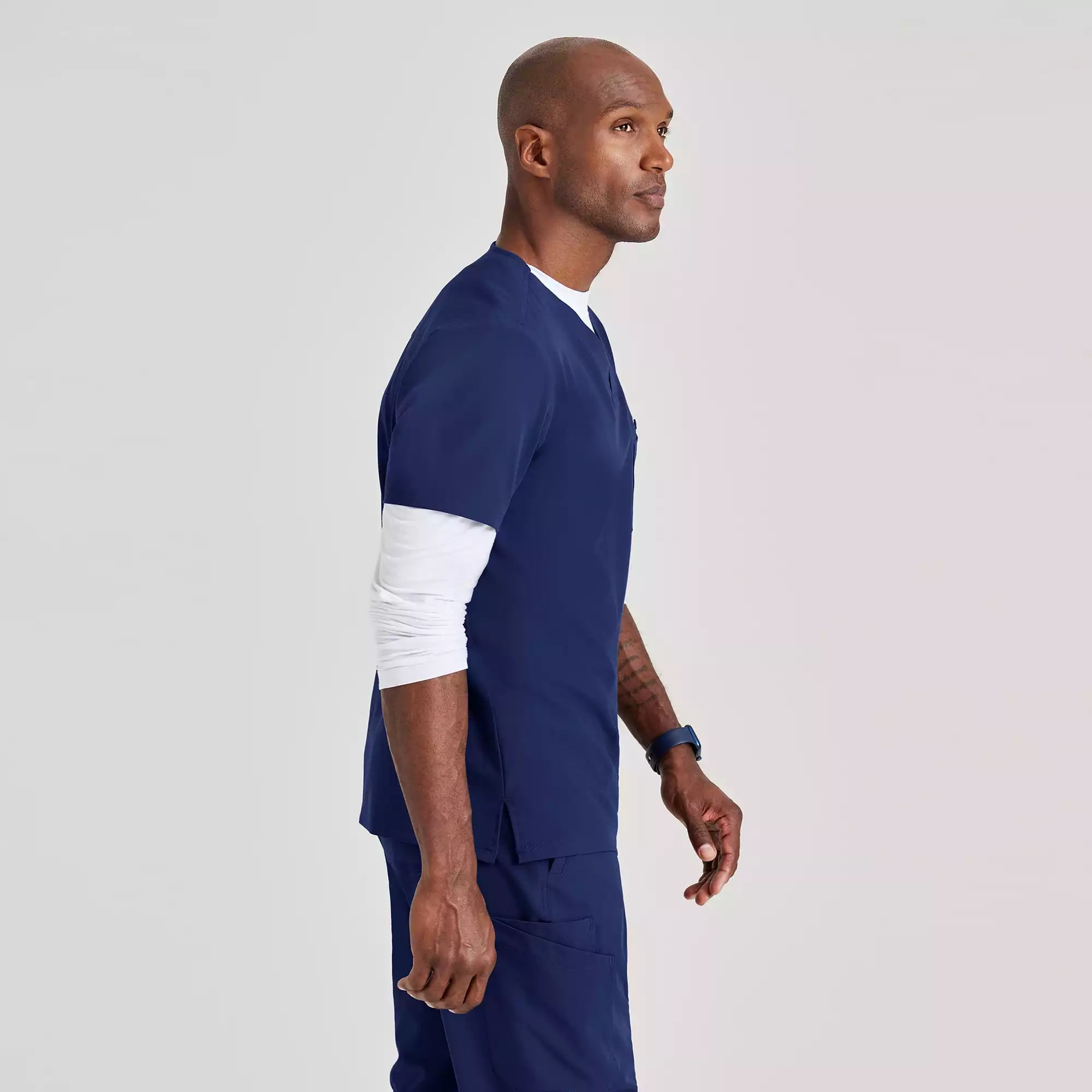 Barco Unify Men's 3 Pocket V-neck Top | BUT153