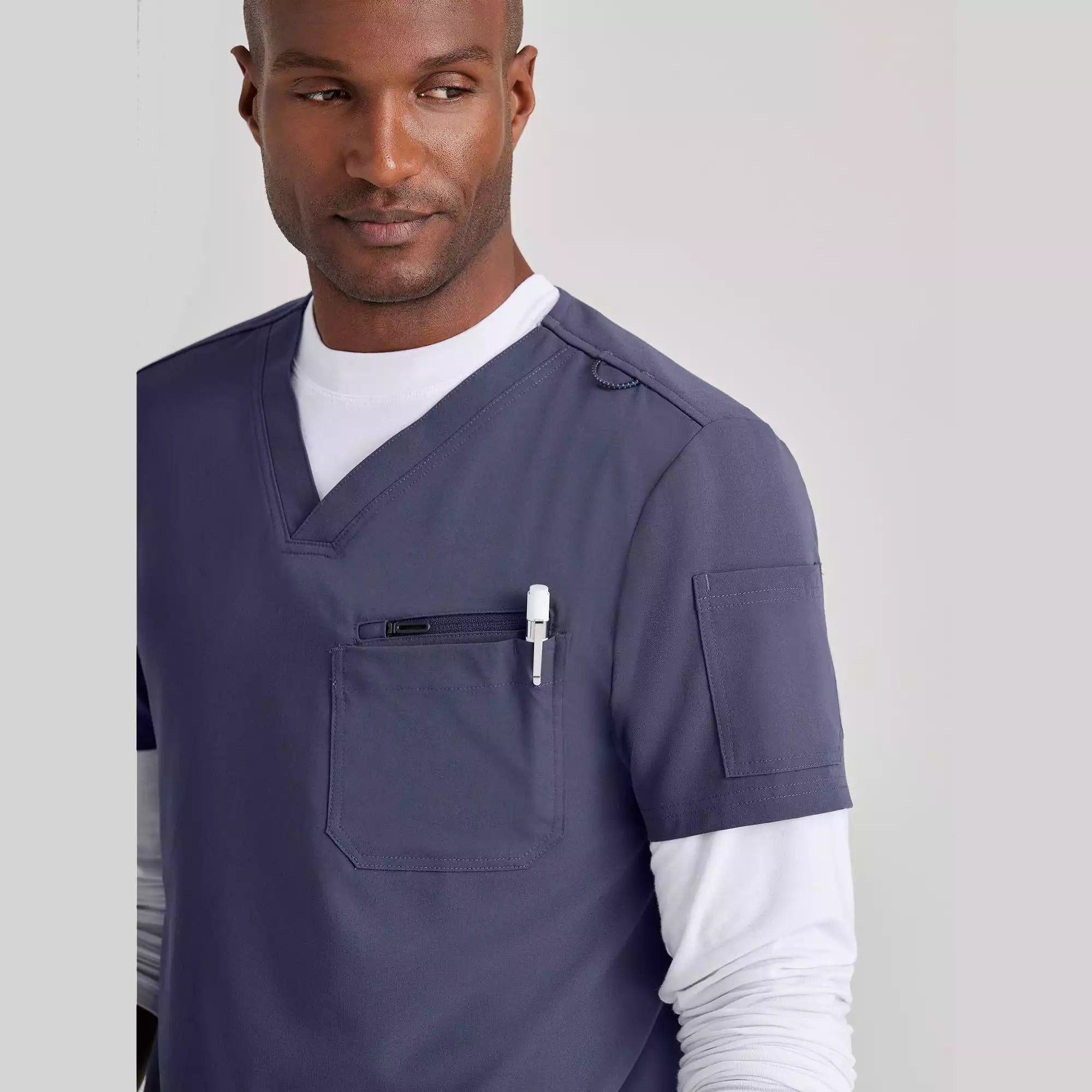 Barco Unify Men's 3 Pocket V-neck Top | BUT153