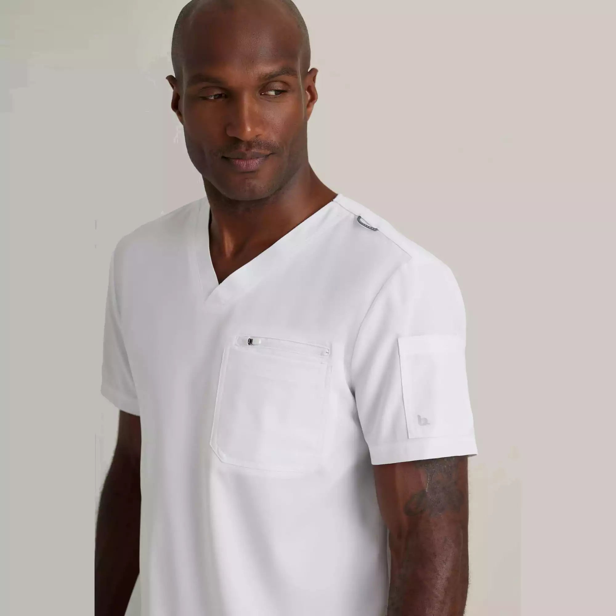 Barco Unify Men's 3 Pocket V-neck Top | BUT153