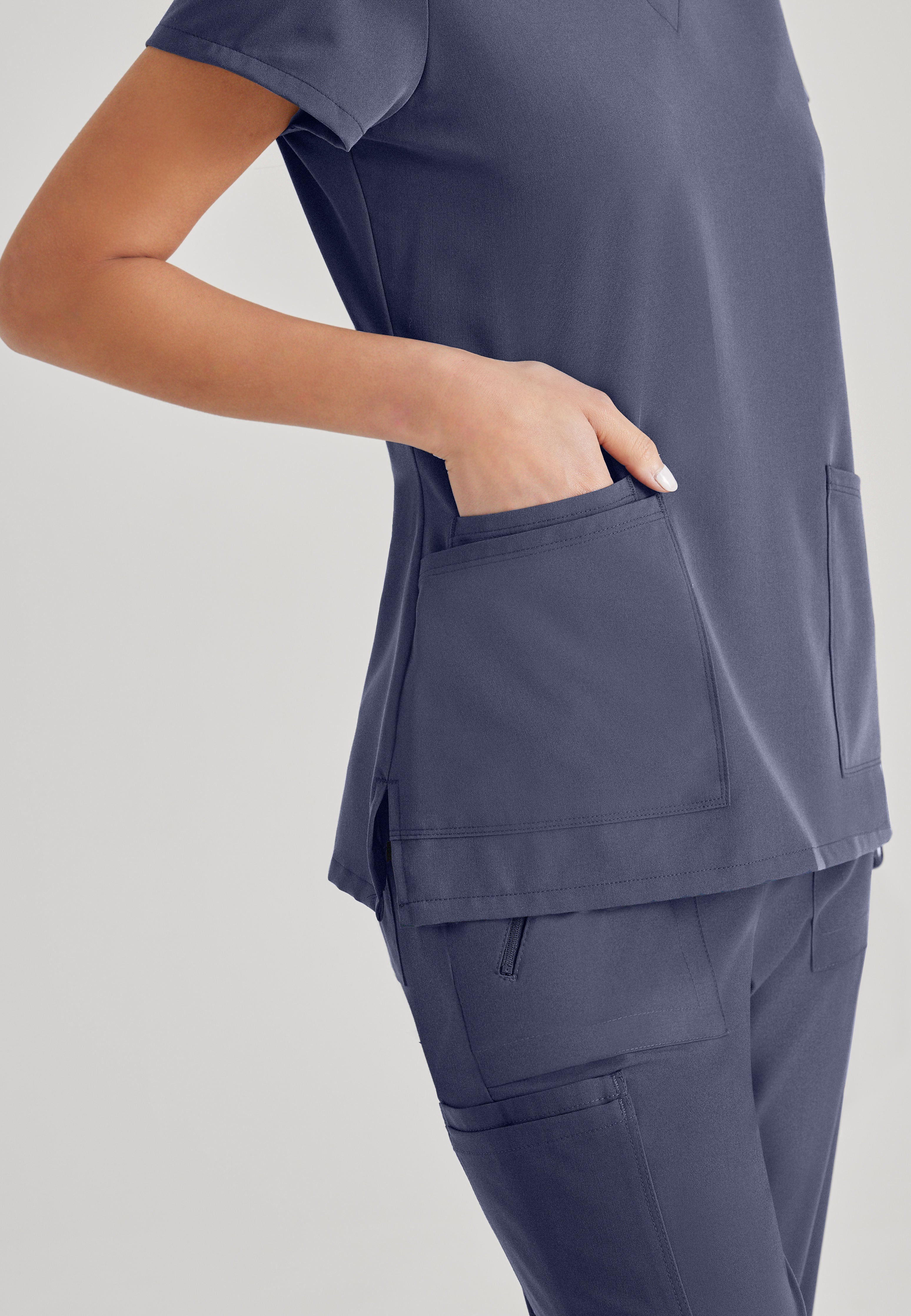 Barco Unify Women's 4 Pocket V-neck Top | BUT167