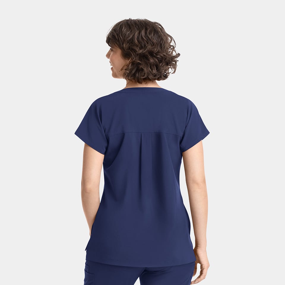 EPIC by IRG - Women's Dolman 3 Pocket Top | 4804