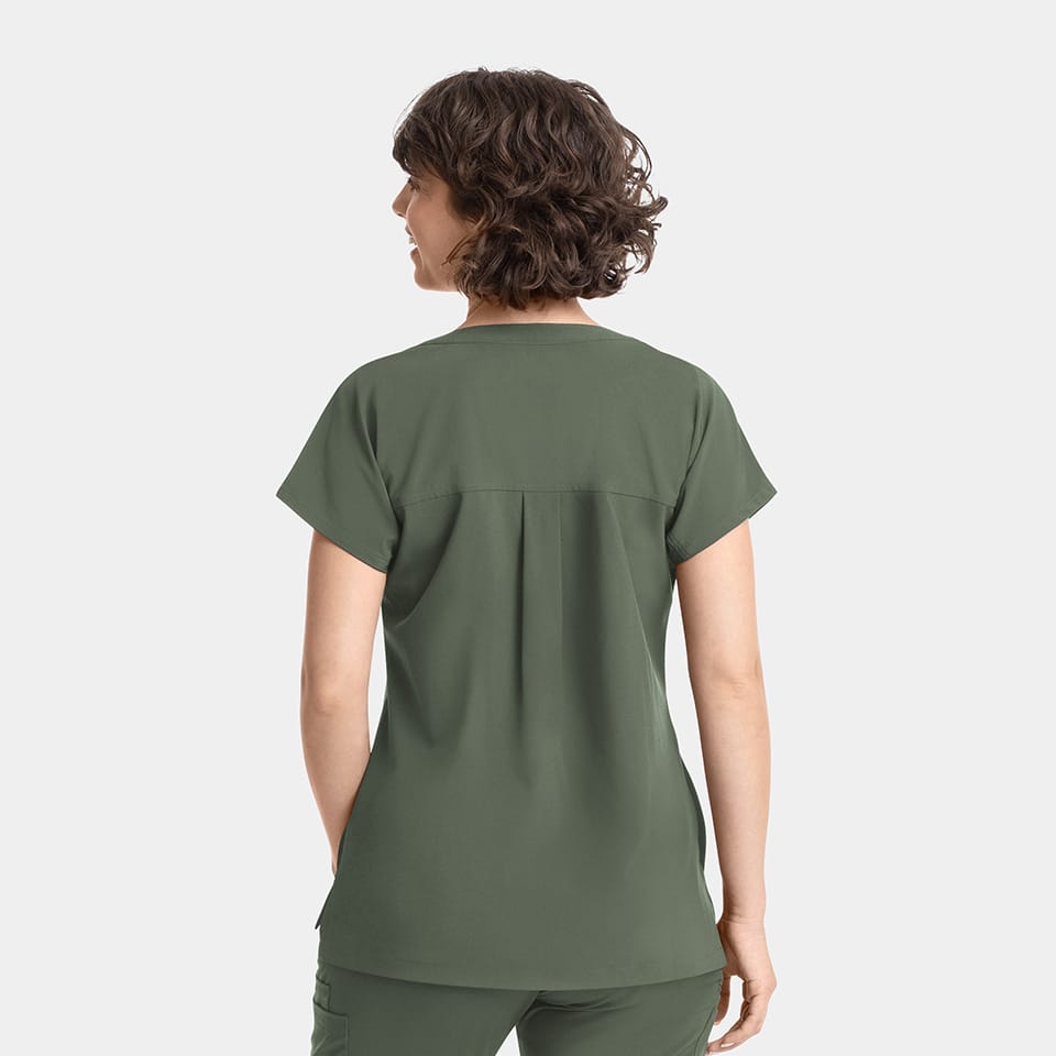 EPIC by IRG - Women's Dolman 3 Pocket Top | 4804