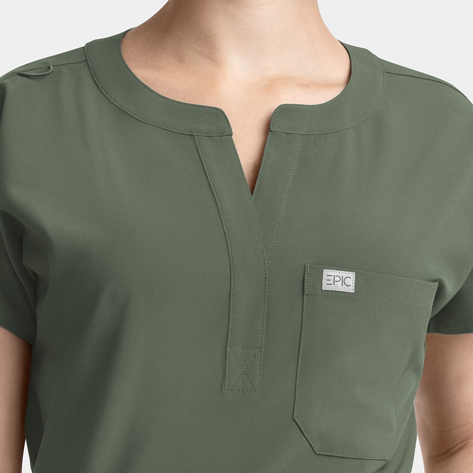 EPIC by IRG - Women's Dolman 3 Pocket Top | 4804