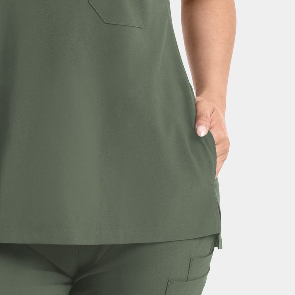 EPIC by IRG - Women's Dolman 3 Pocket Top | 4804