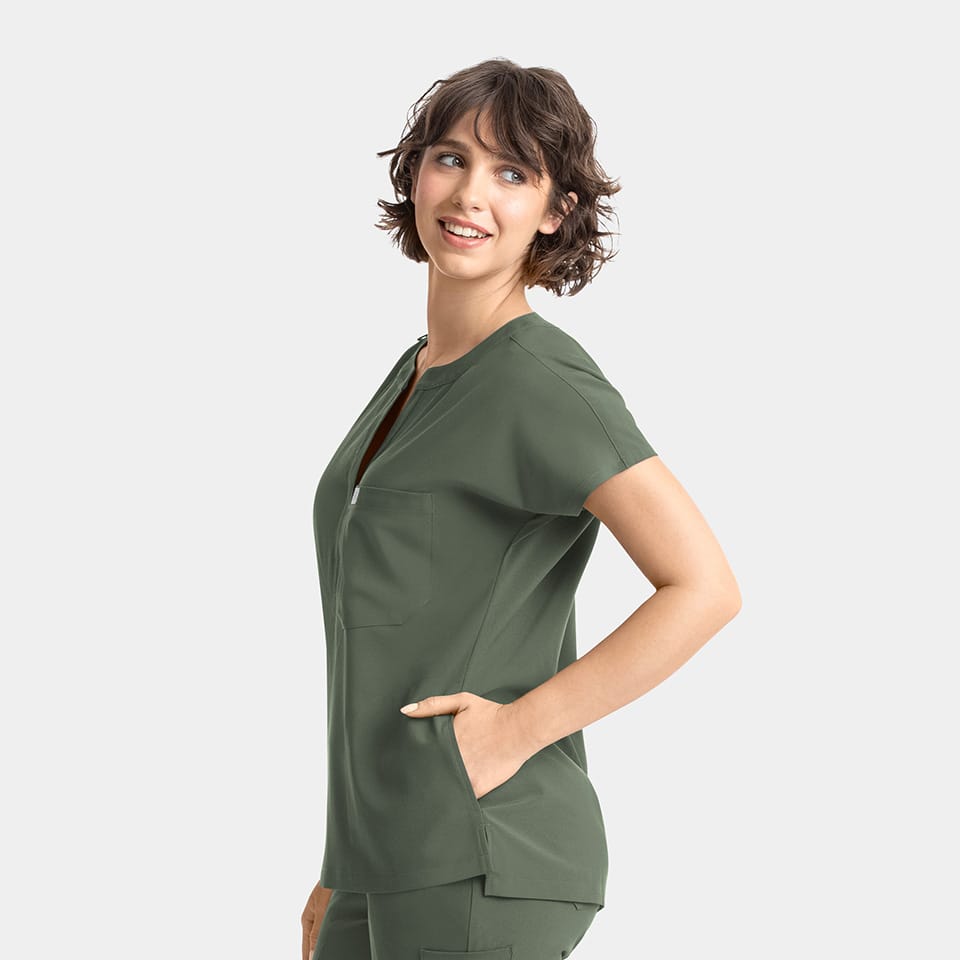 EPIC by IRG - Women's Dolman 3 Pocket Top | 4804