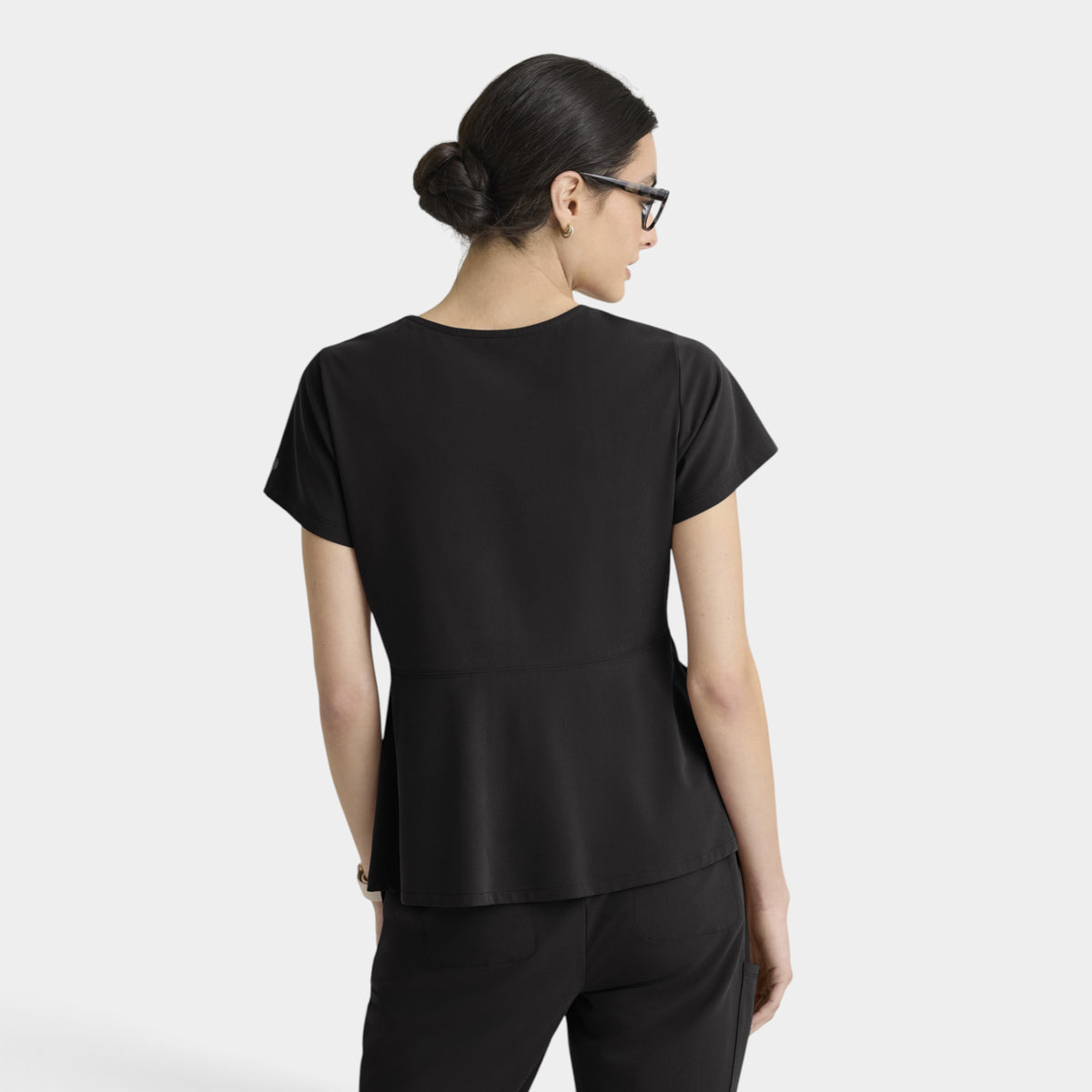 Spring 3-Pocket Classic V-Neck Back Waist Detail Top | GRGT309