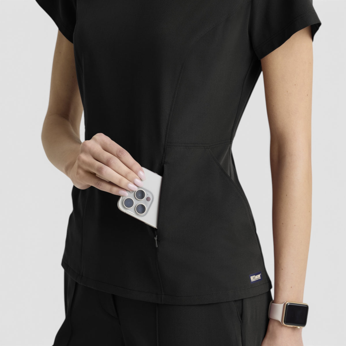 Spring 3-Pocket Classic V-Neck Back Waist Detail Top | GRGT309