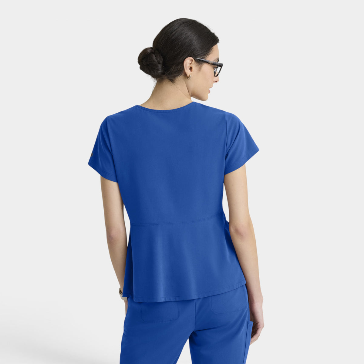 Spring 3-Pocket Classic V-Neck Back Waist Detail Top | GRGT309