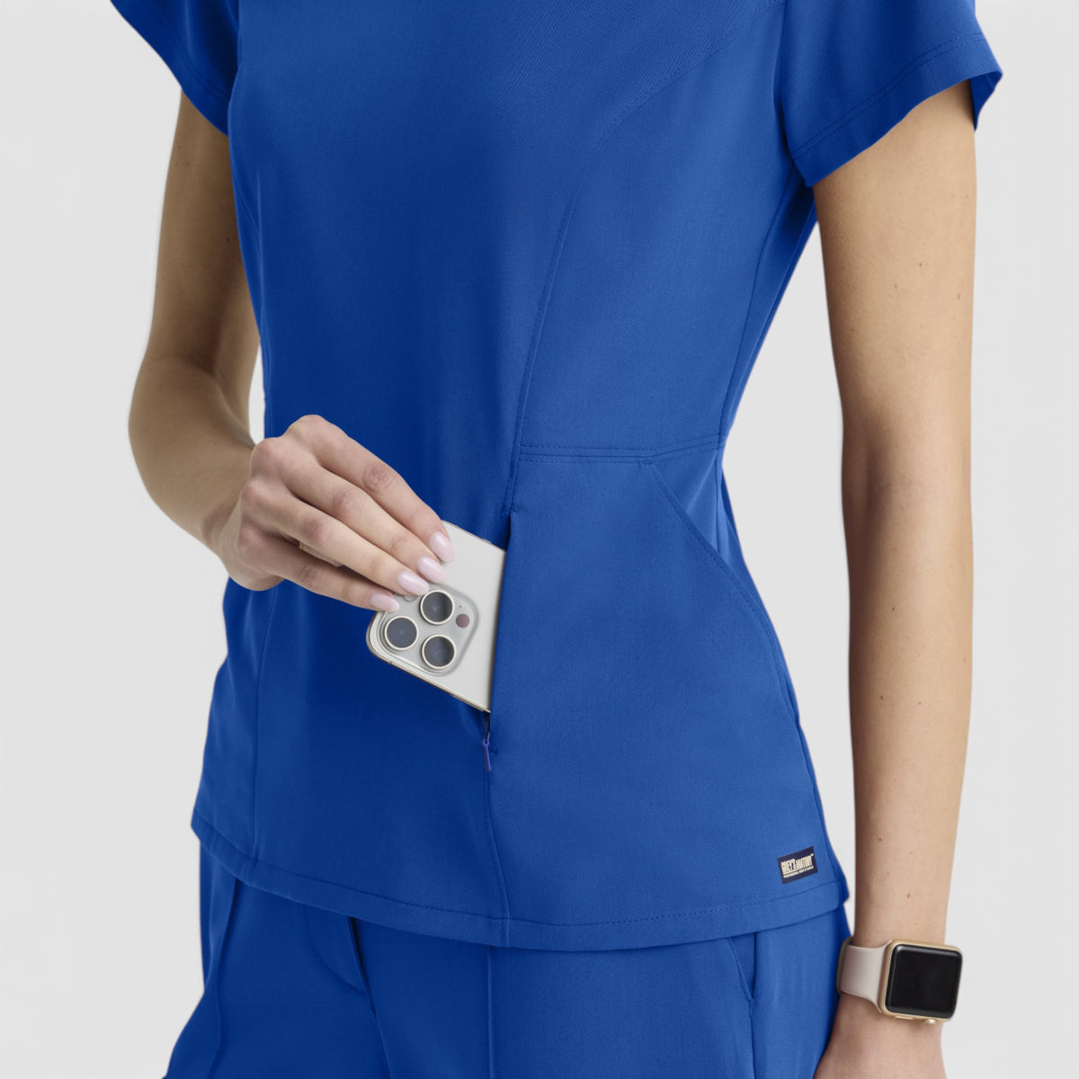 Spring 3-Pocket Classic V-Neck Back Waist Detail Top | GRGT309