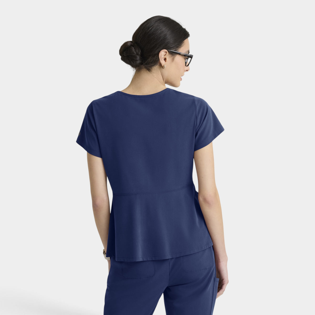 Spring 3-Pocket Classic V-Neck Back Waist Detail Top | GRGT309