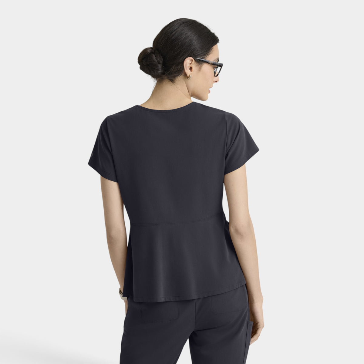 Spring 3-Pocket Classic V-Neck Back Waist Detail Top | GRGT309