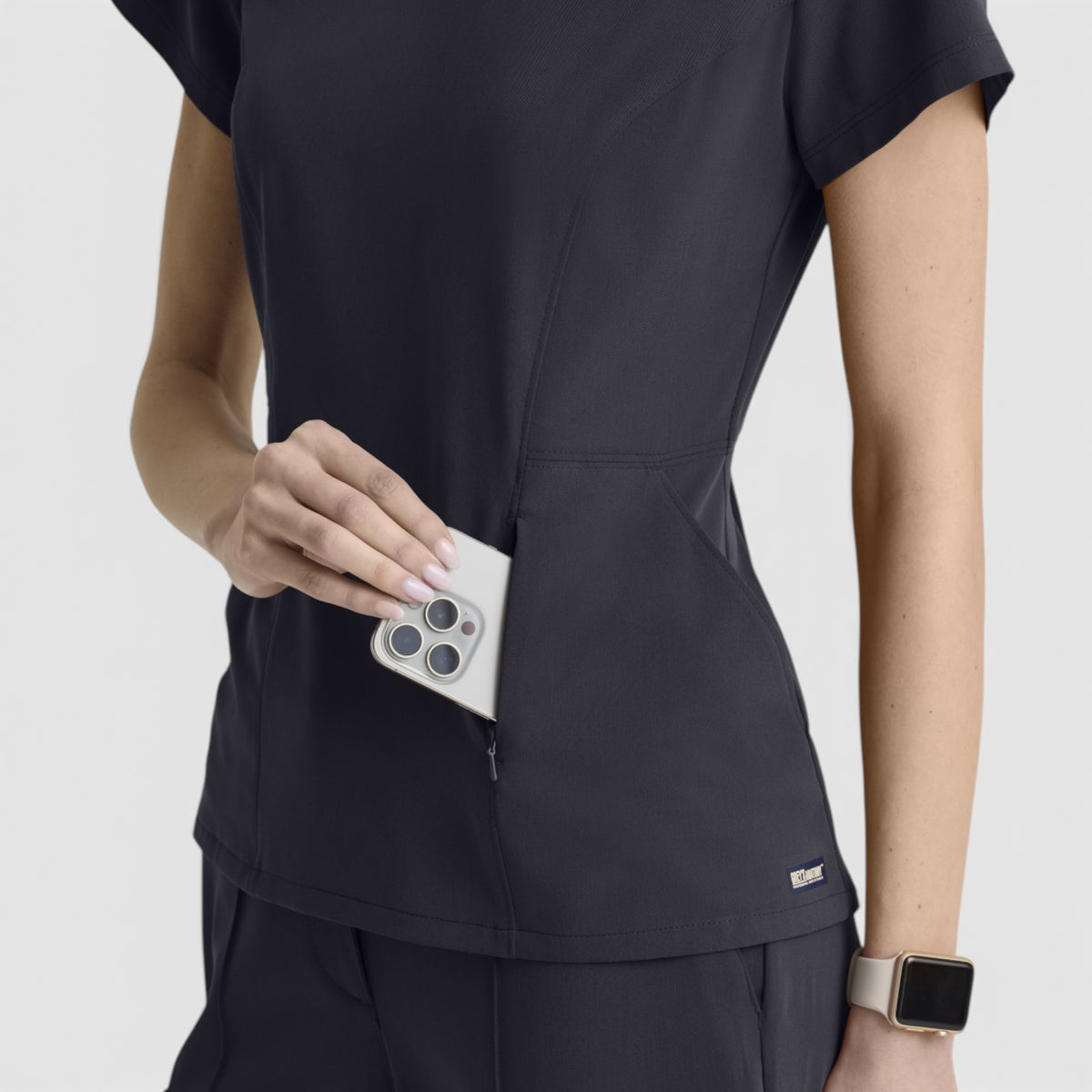 Spring 3-Pocket Classic V-Neck Back Waist Detail Top | GRGT309