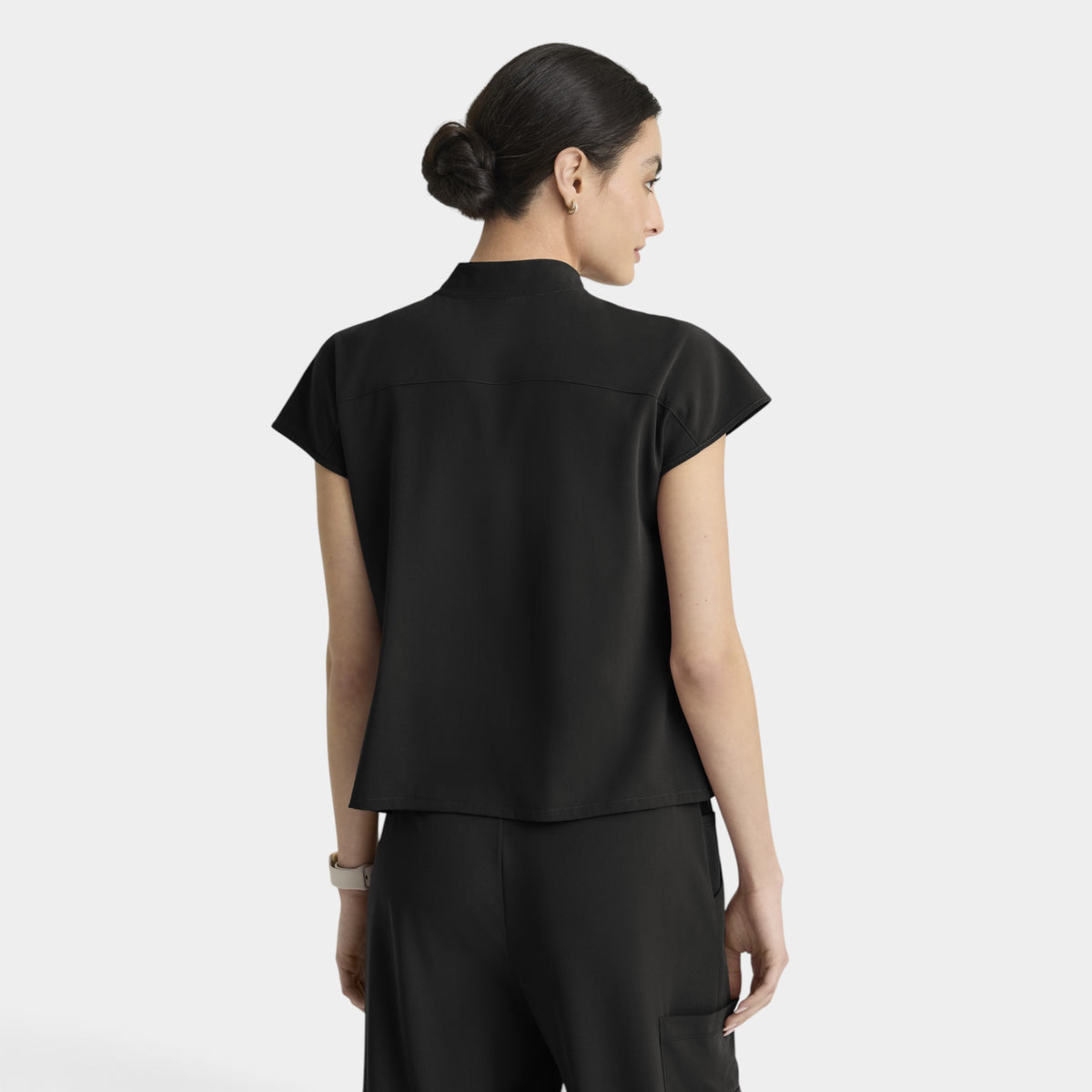 Aria 6-Pocket Sportneck Zip-Front Top | GRGT320