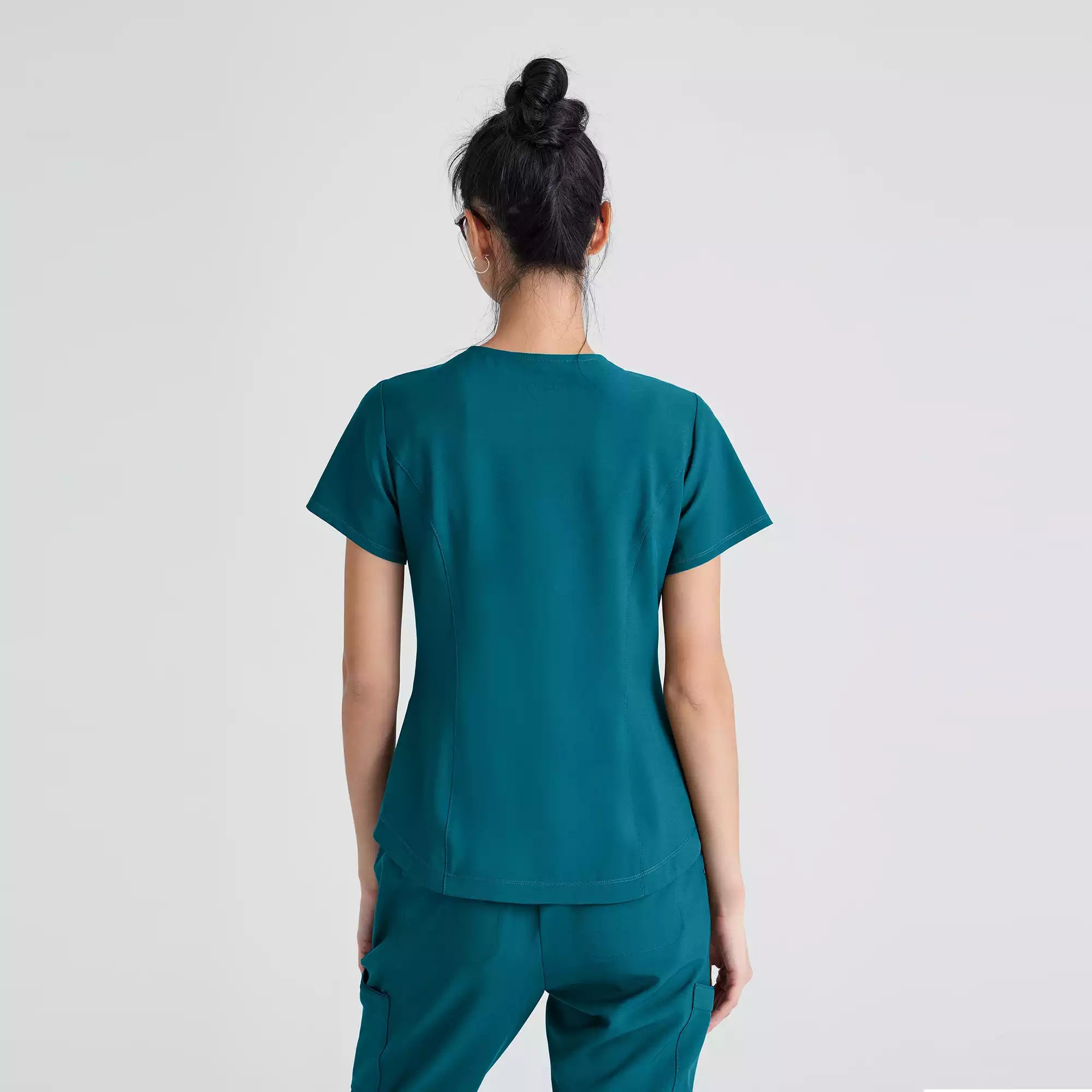 Grey's Anatomy Evolve 2 Pocket Piped V-Neck Top | GSST180