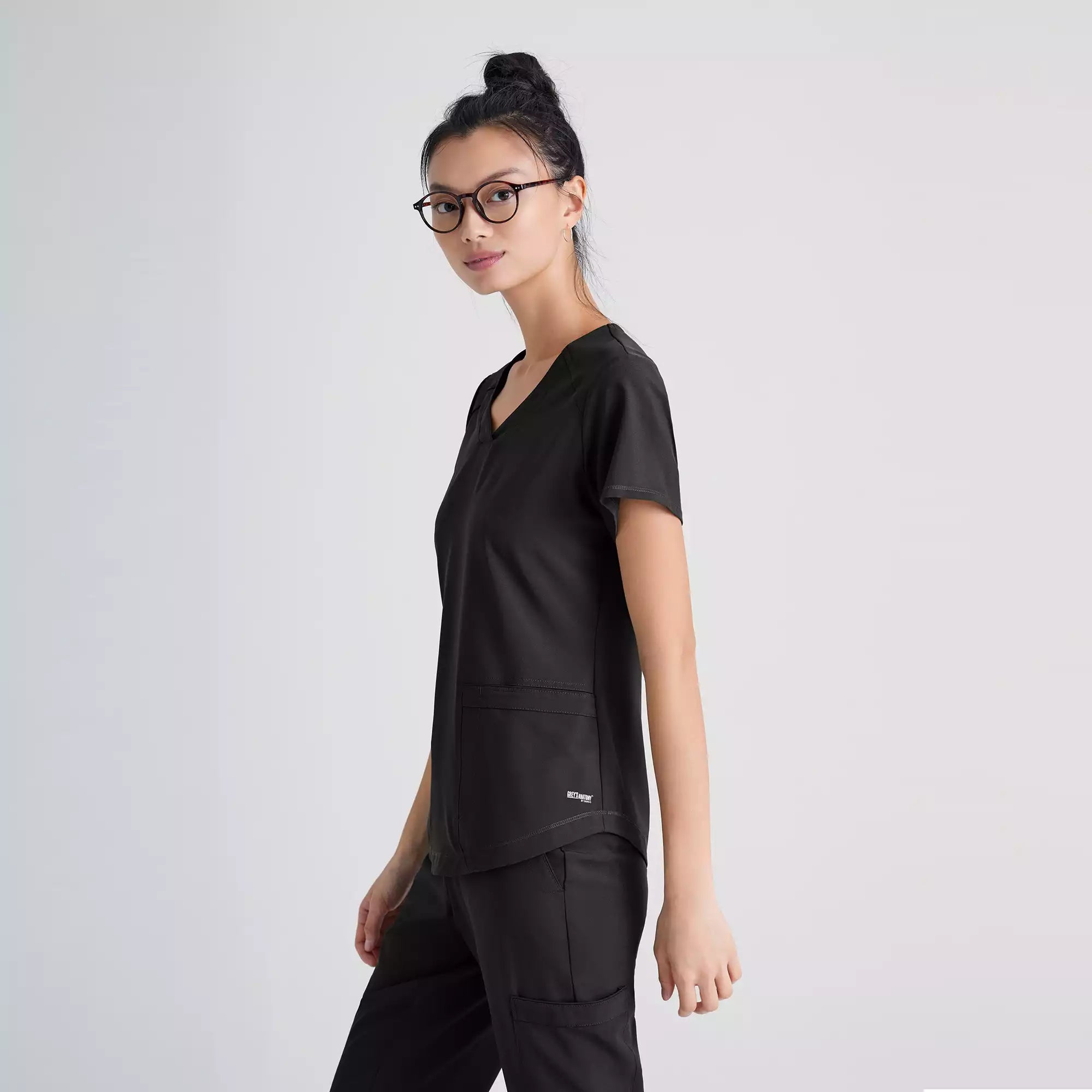Grey's Anatomy Evolve 2 Pocket Piped V-Neck Top | GSST180