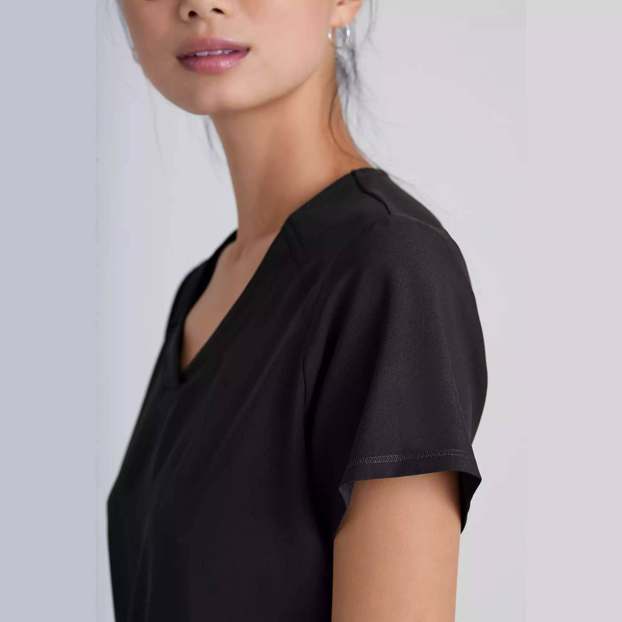 Grey's Anatomy Evolve 2 Pocket Piped V-Neck Top | GSST180