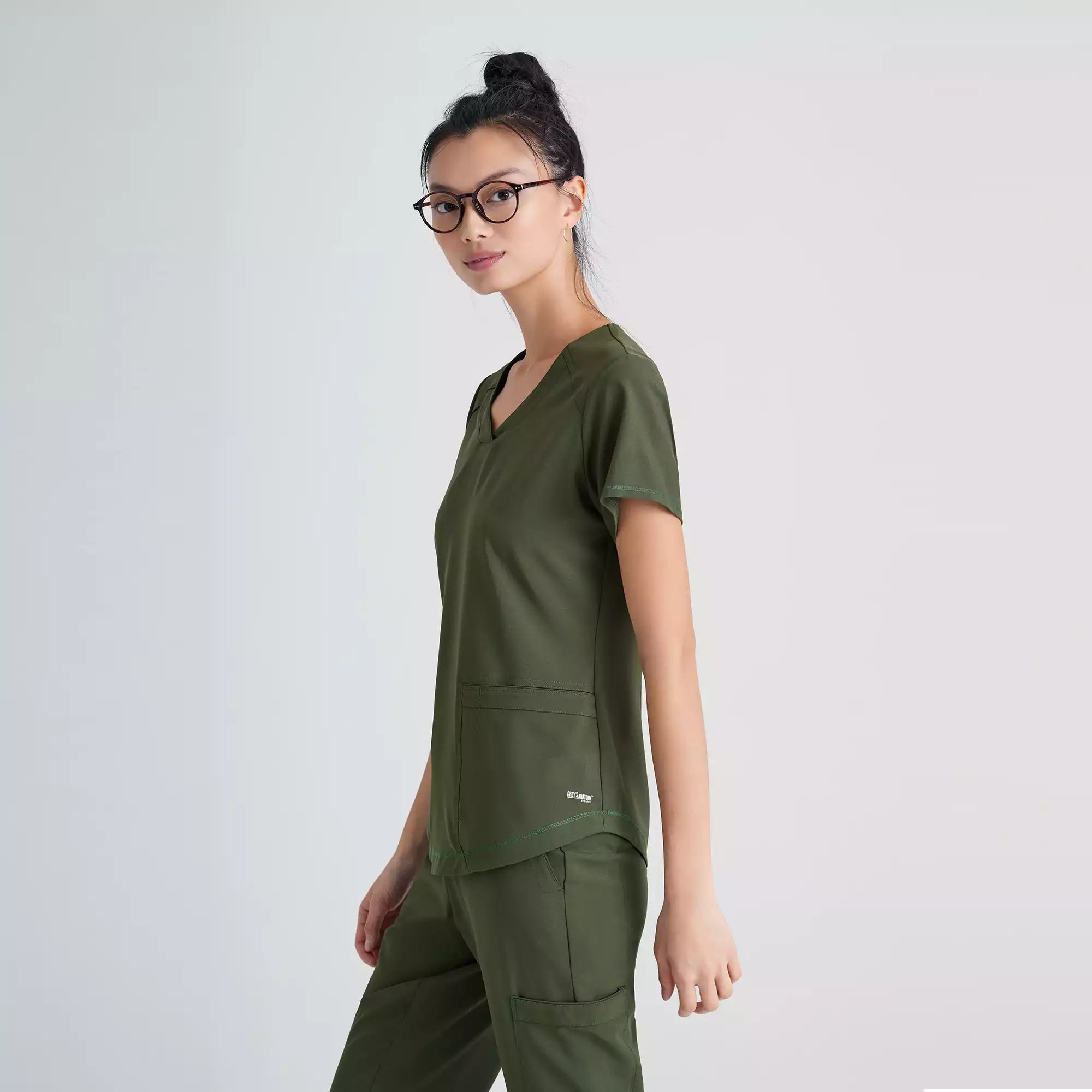 Grey's Anatomy Evolve 2 Pocket Piped V-Neck Top | GSST180