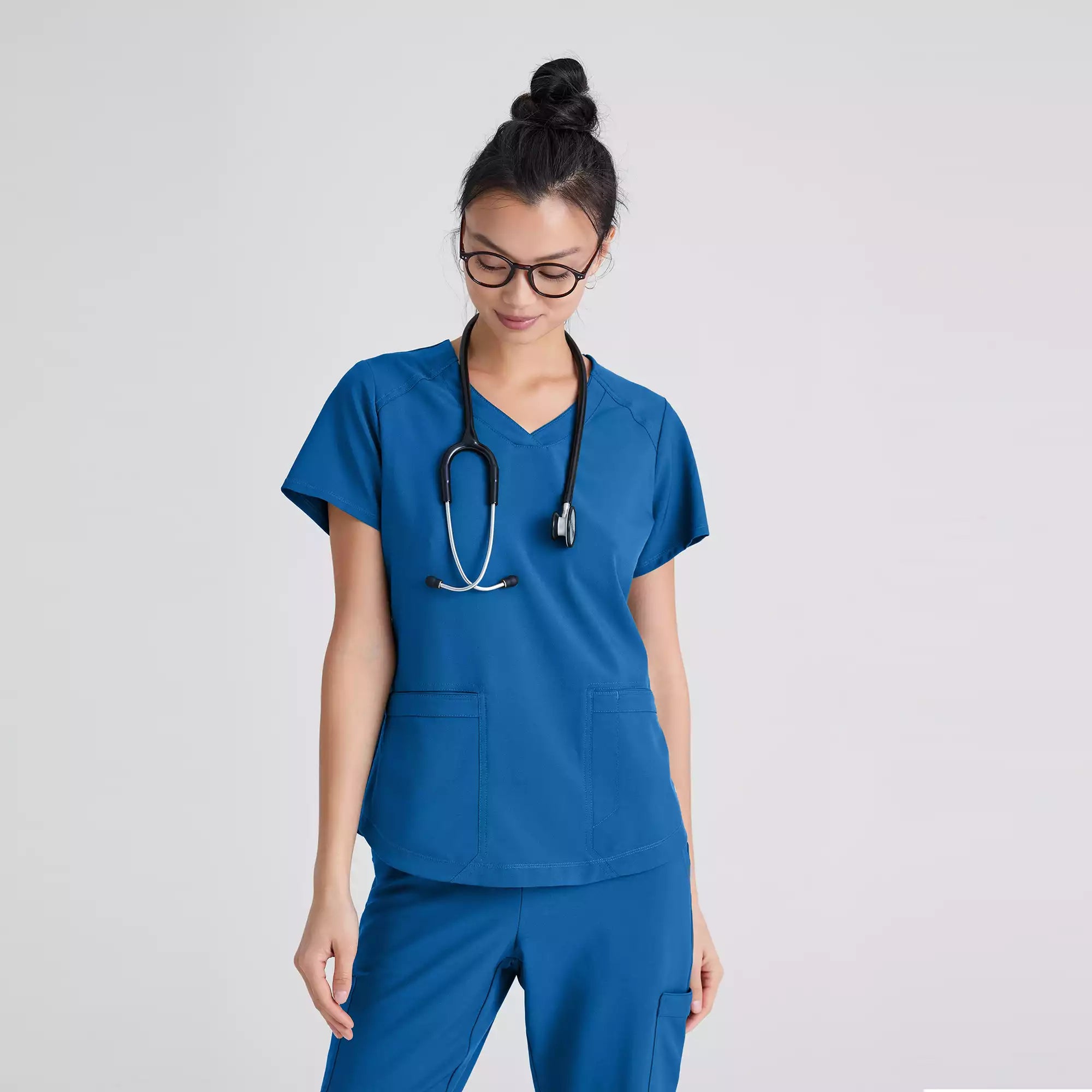 Grey's Anatomy Evolve 2 Pocket Piped V-Neck Top | GSST180