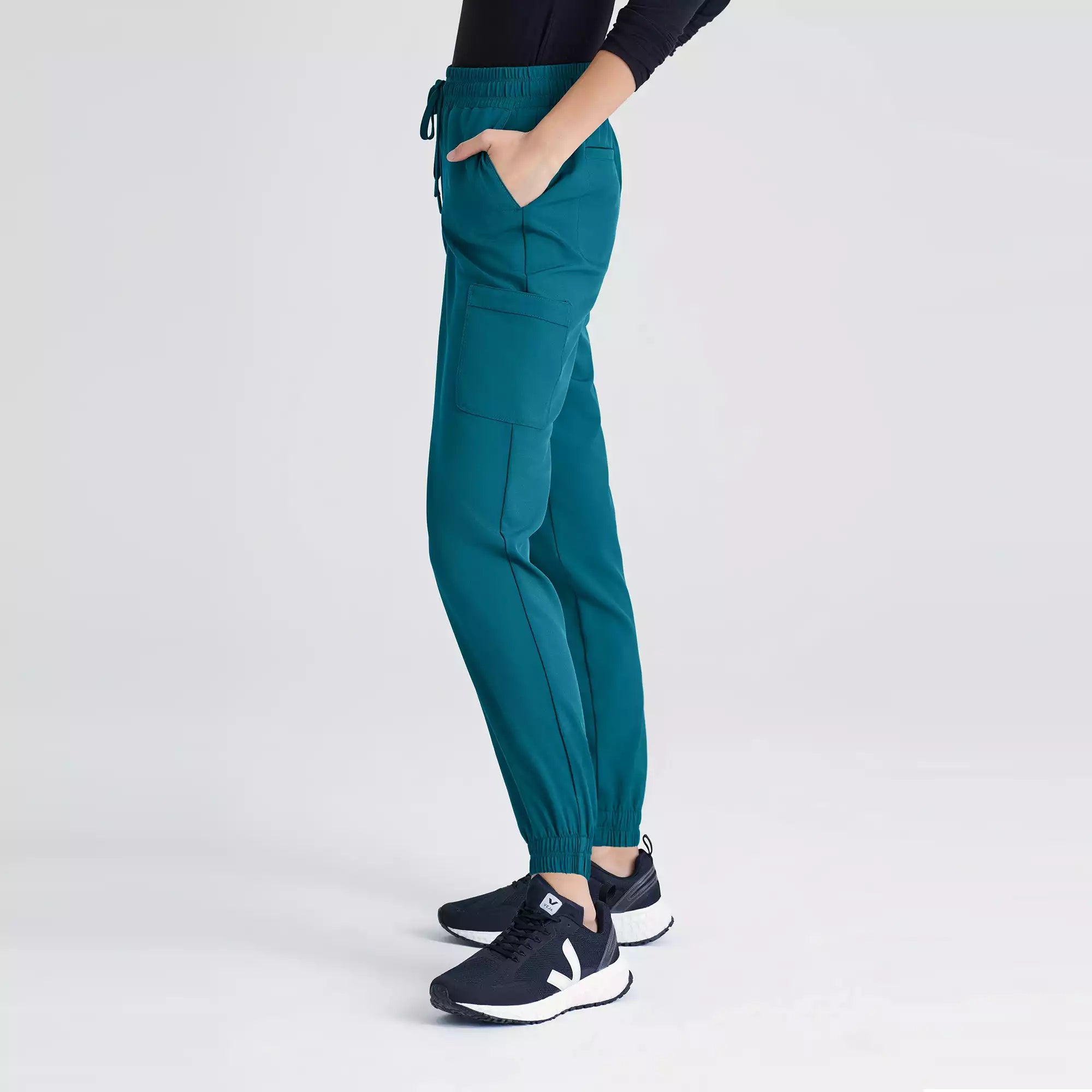Grey's Anatomy Evolve 6 Pocket Double Cargo Pant | GSSP625