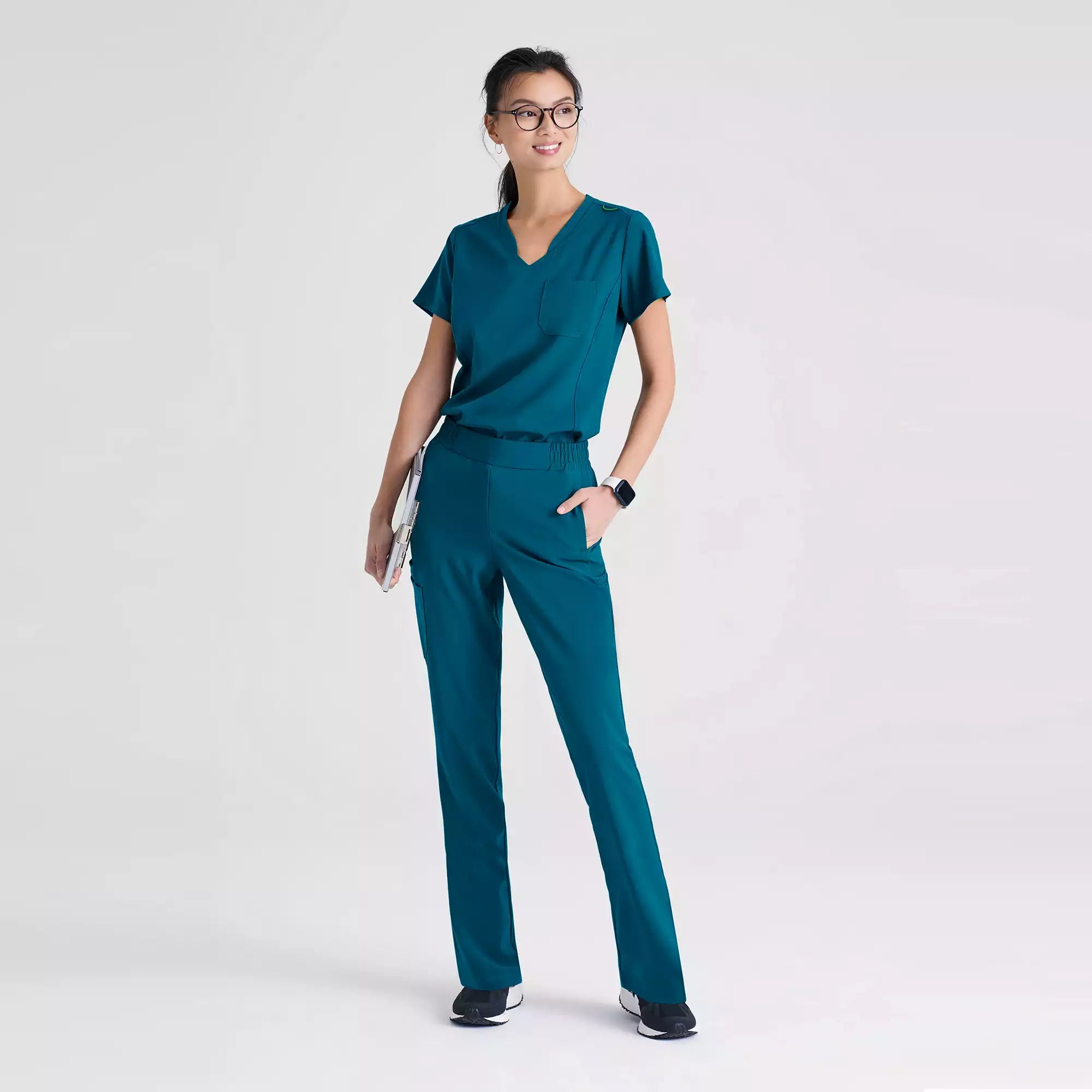 Grey's Anatomy Evolve 6 Pocket Tapered Leg Pant | GSSP627