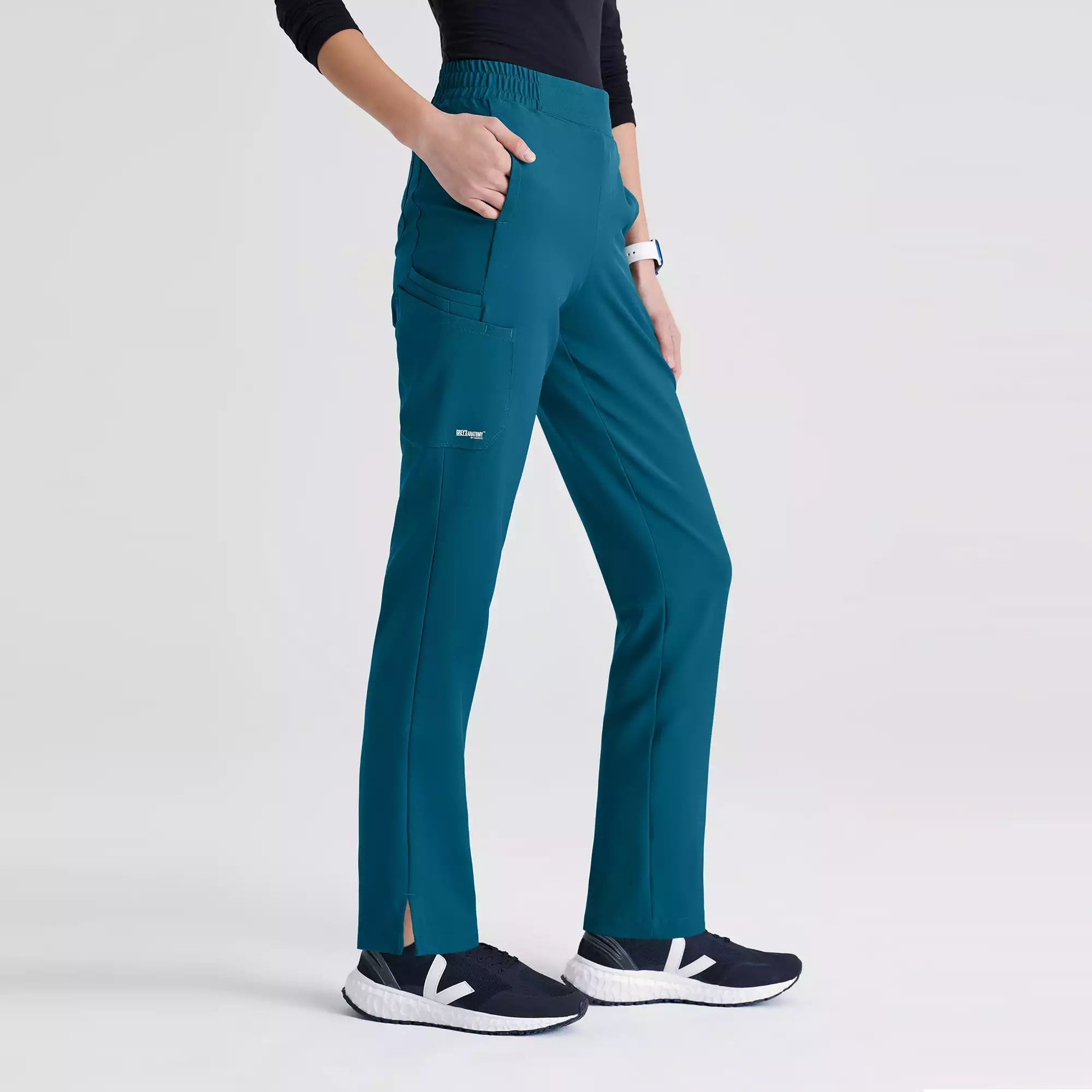Grey's Anatomy Evolve 6 Pocket Tapered Leg Pant | GSSP627