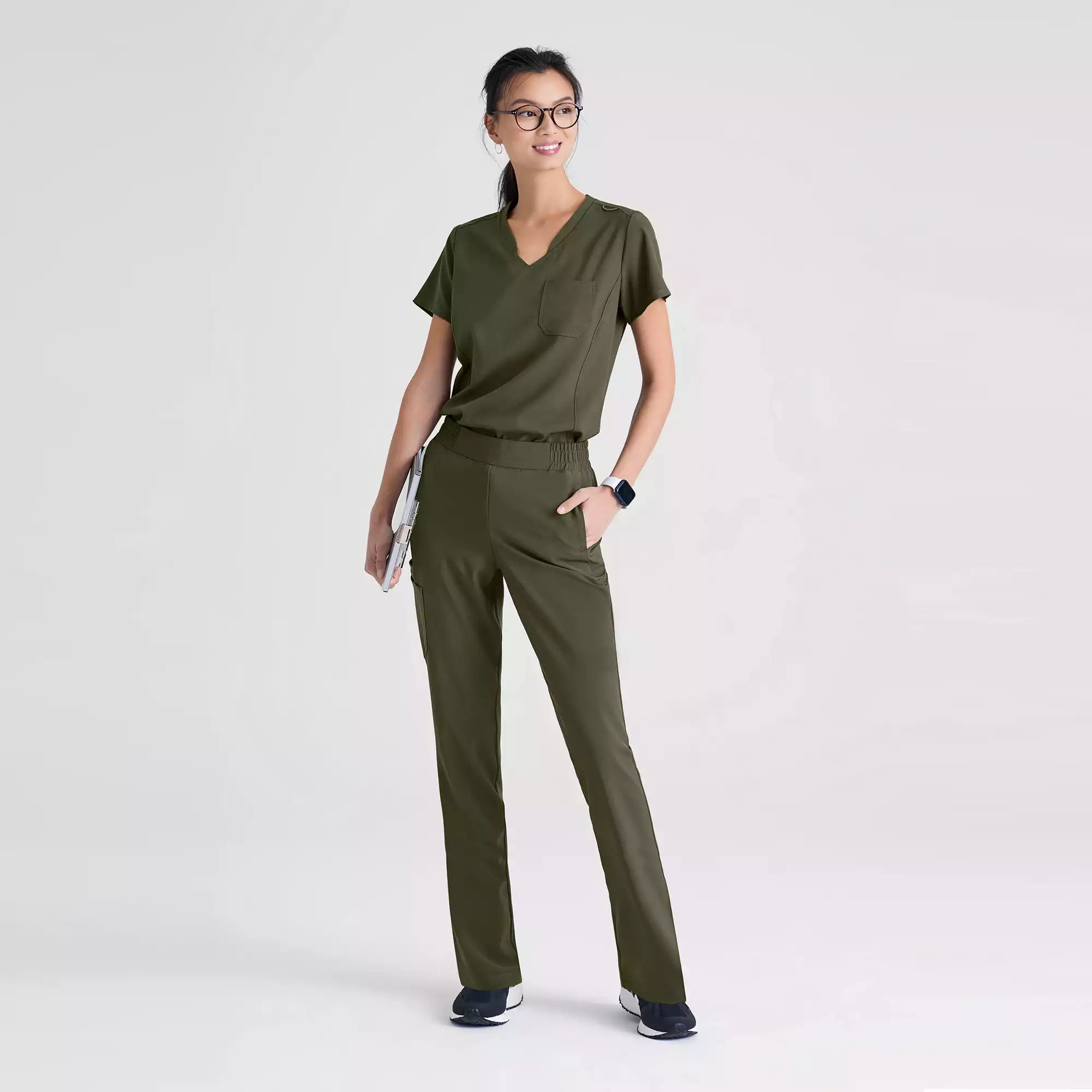 Grey's Anatomy Evolve 6 Pocket Tapered Leg Pant | GSSP627