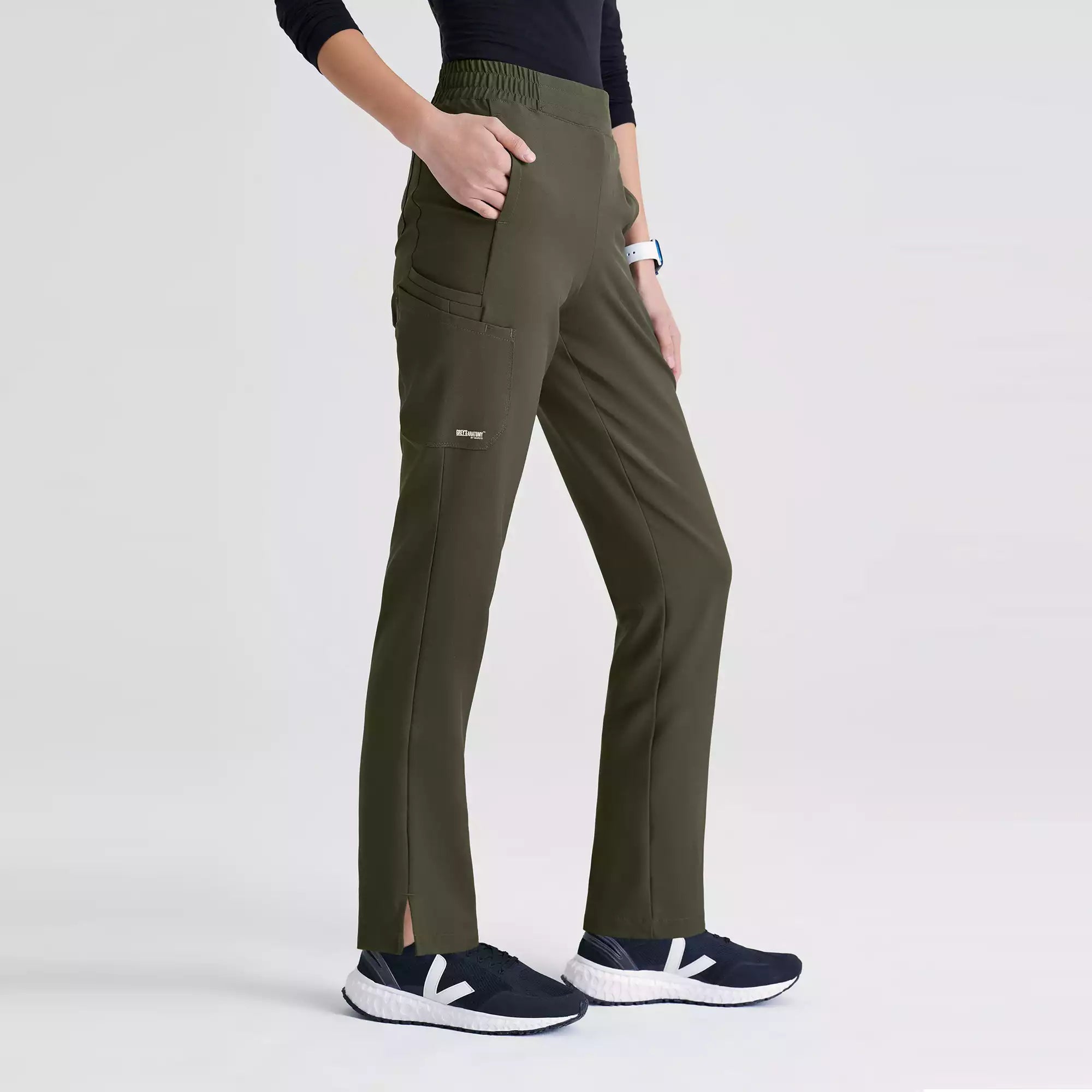 Grey's Anatomy Evolve 6 Pocket Tapered Leg Pant | GSSP627