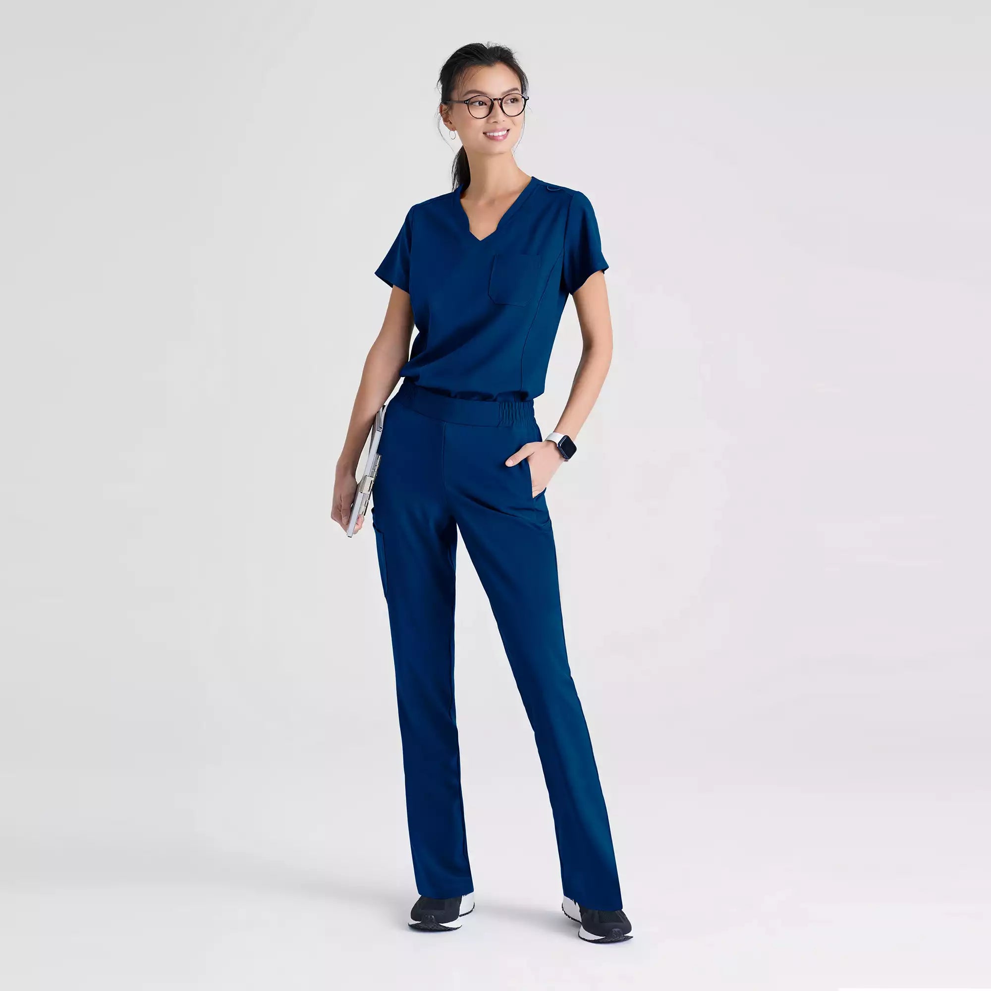 Grey's Anatomy Evolve 6 Pocket Tapered Leg Pant | GSSP627