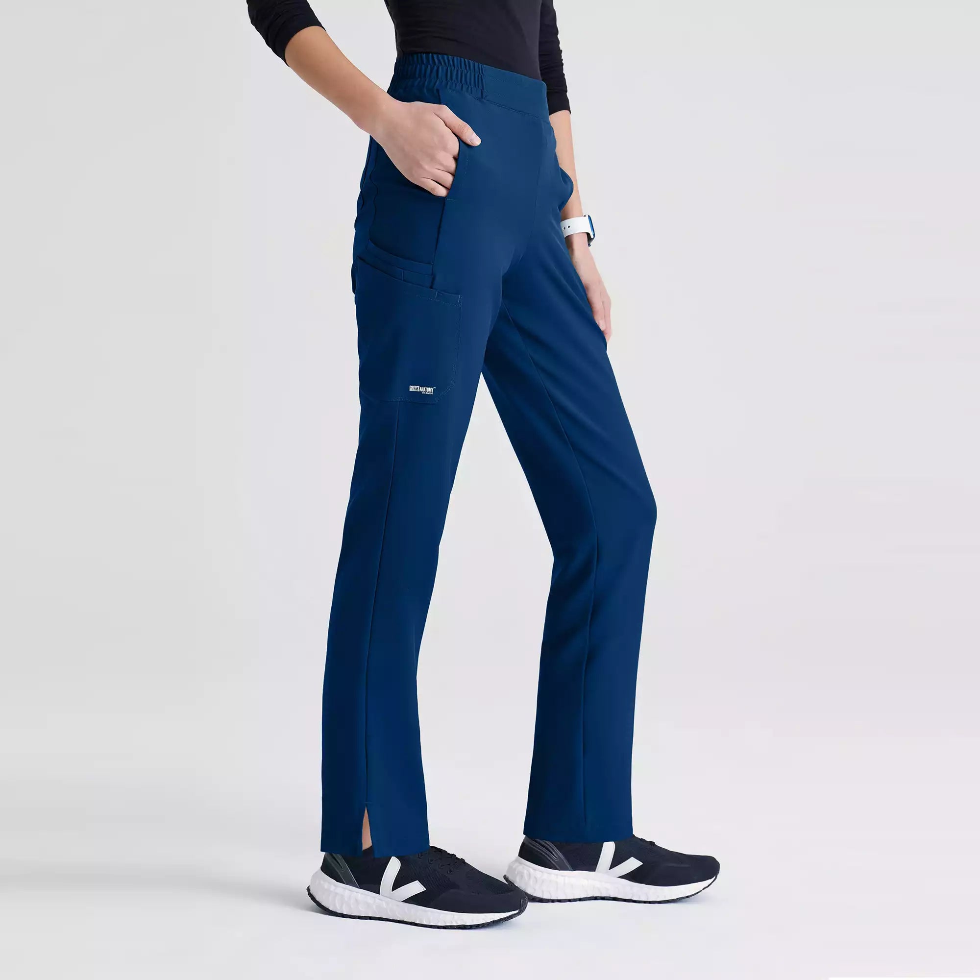 Grey's Anatomy Evolve 6 Pocket Tapered Leg Pant | GSSP627
