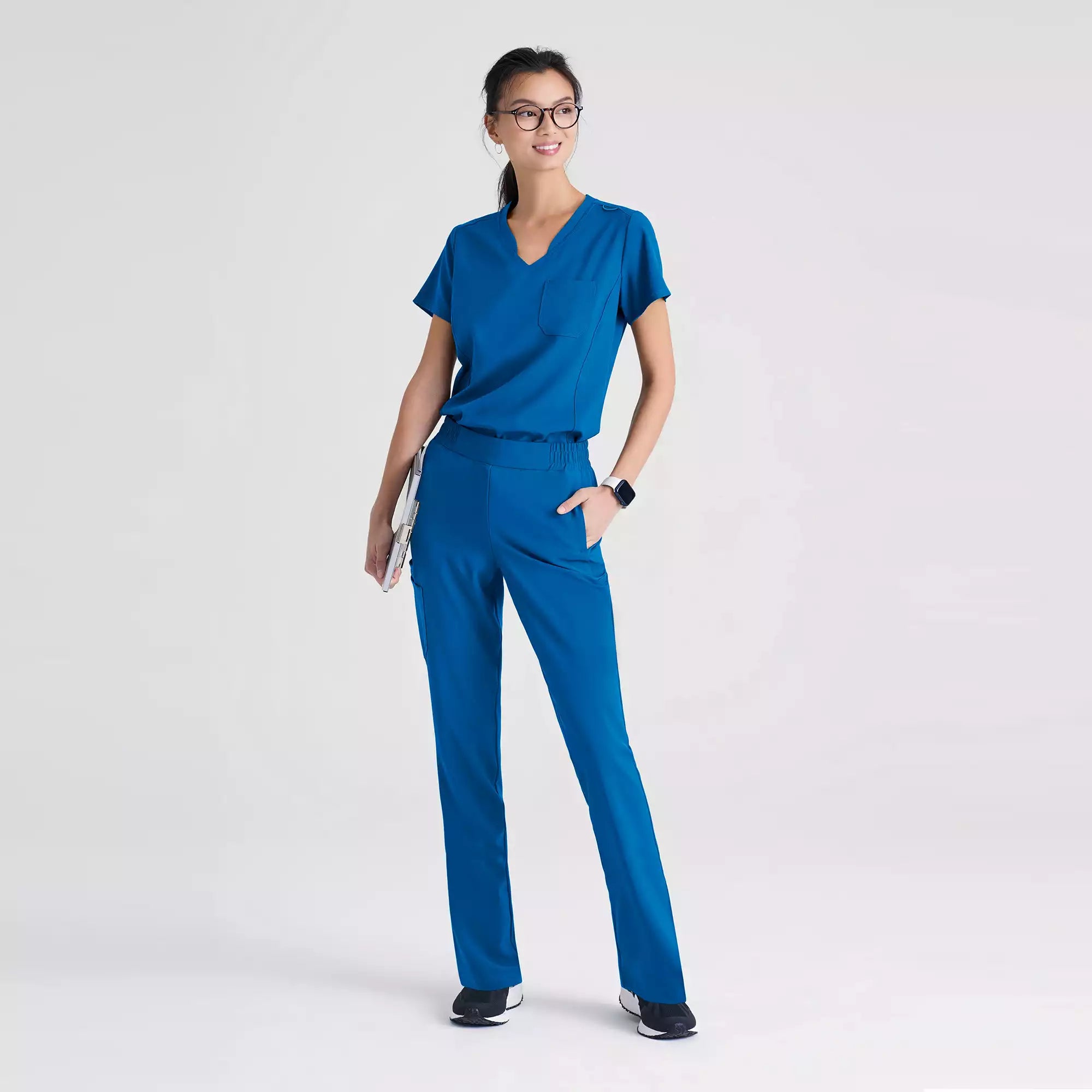 Grey's Anatomy Evolve 6 Pocket Tapered Leg Pant | GSSP627