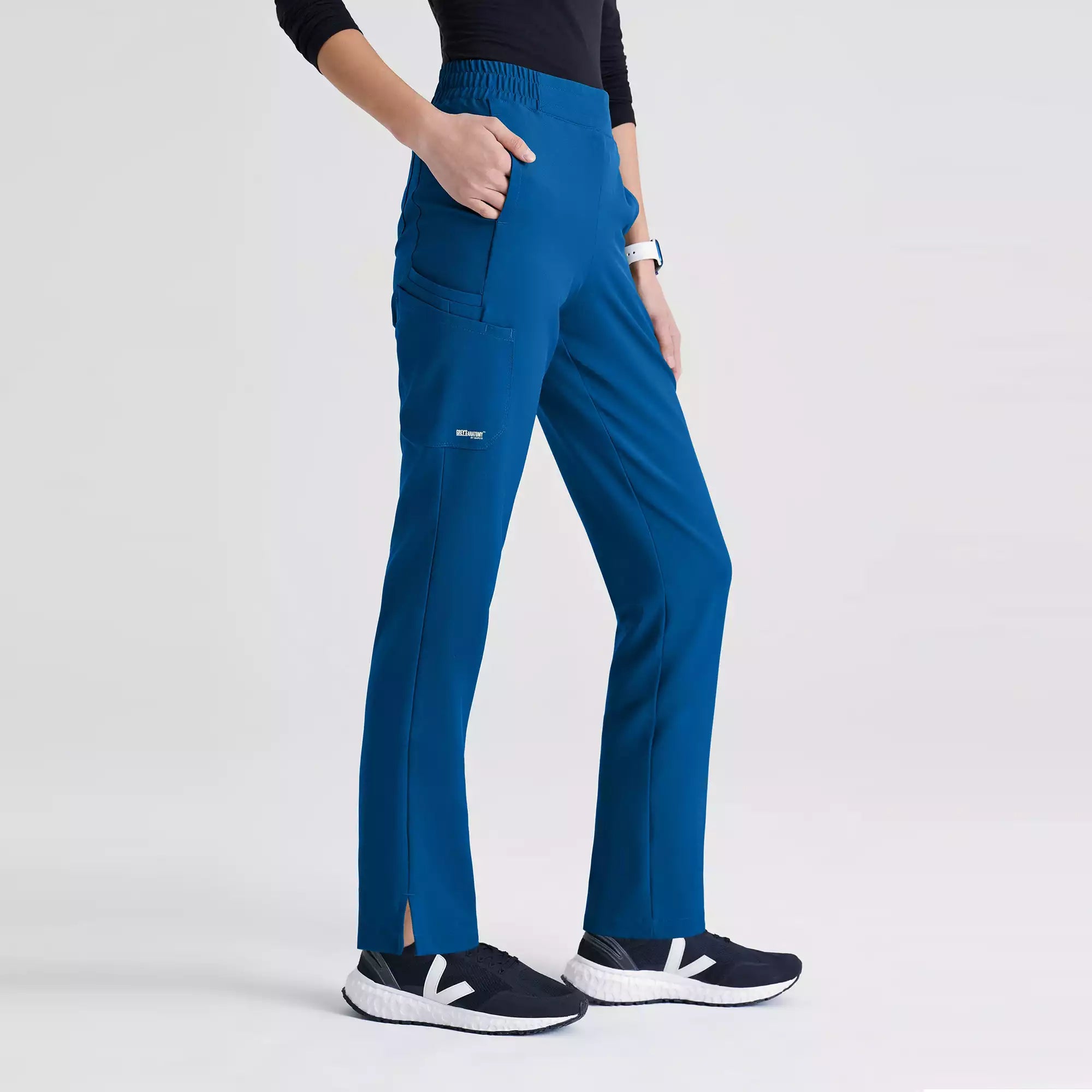Grey's Anatomy Evolve 6 Pocket Tapered Leg Pant | GSSP627