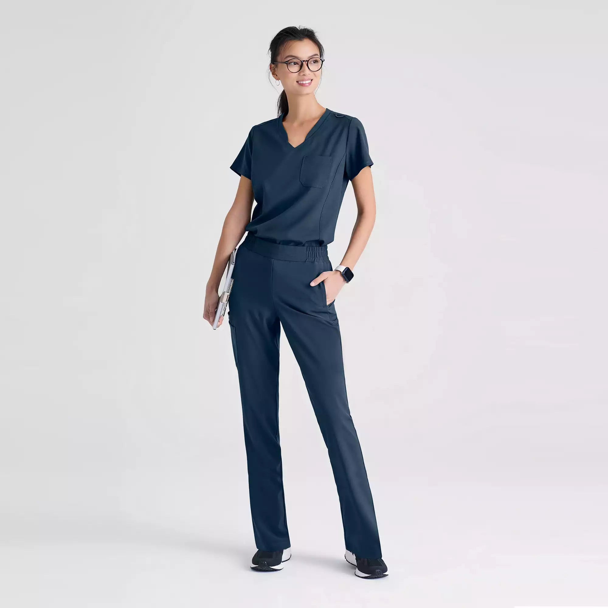 Grey's Anatomy Evolve 6 Pocket Tapered Leg Pant | GSSP627