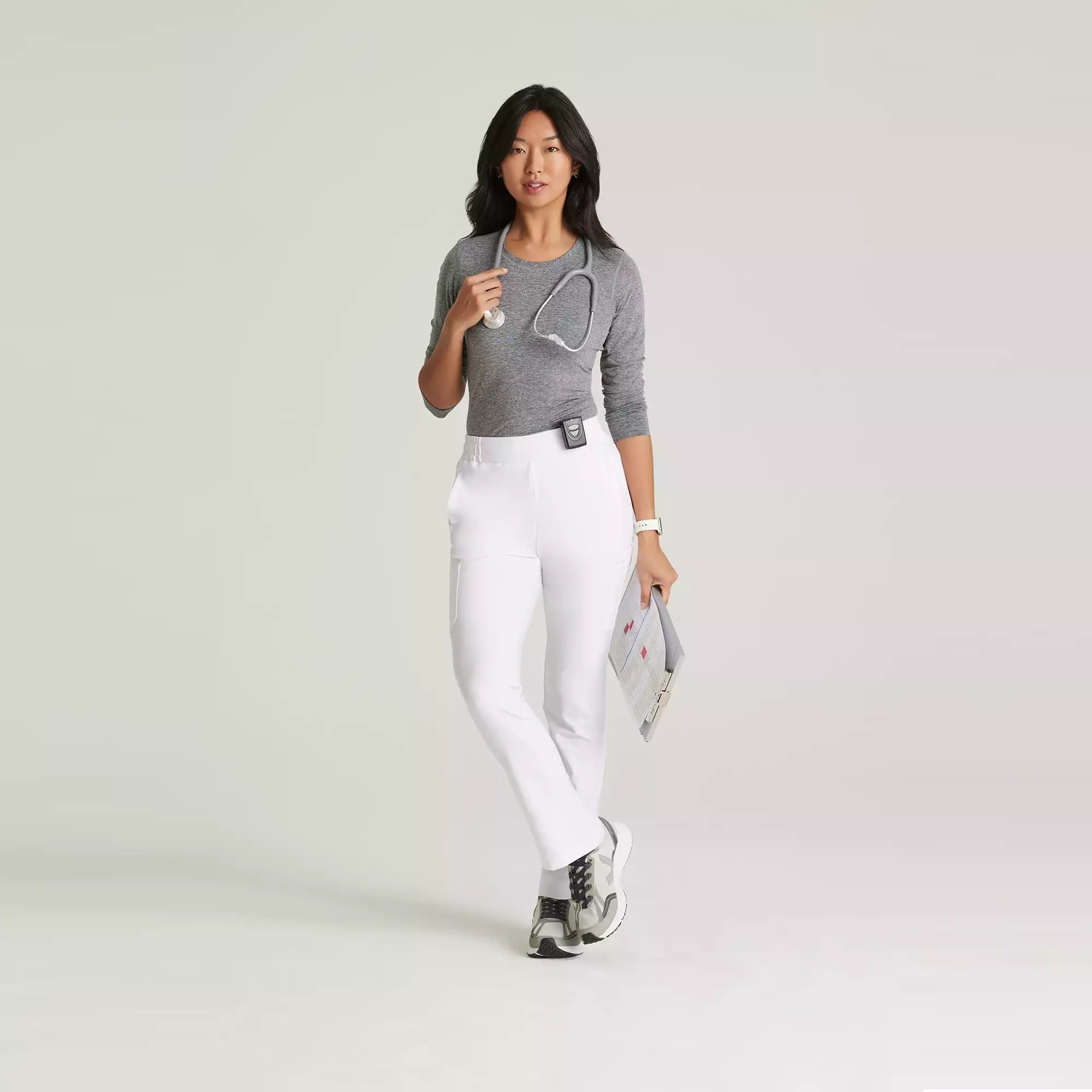 Grey's Anatomy Evolve 6 Pocket Tapered Leg Pant | GSSP627