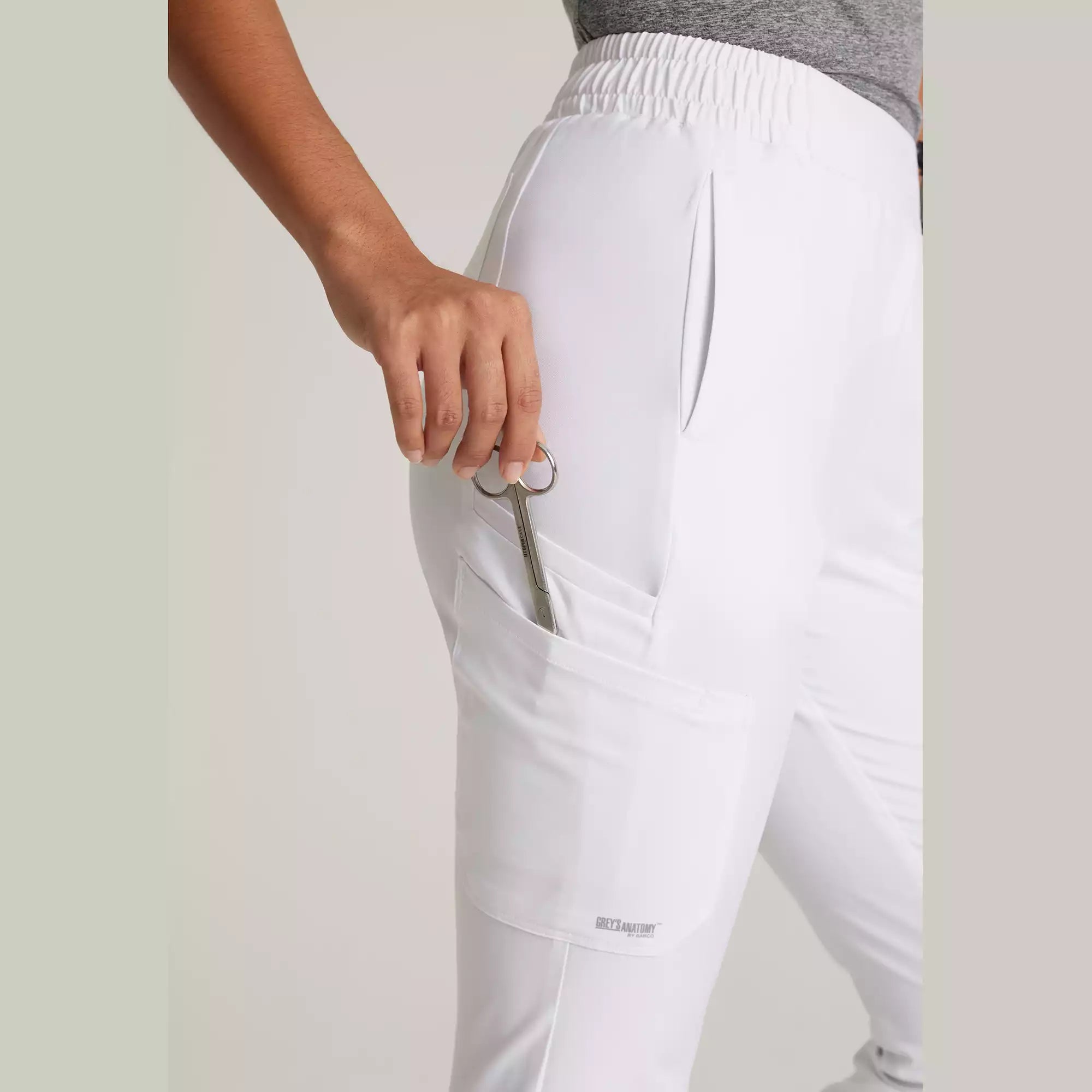 Grey's Anatomy Evolve 6 Pocket Tapered Leg Pant | GSSP627