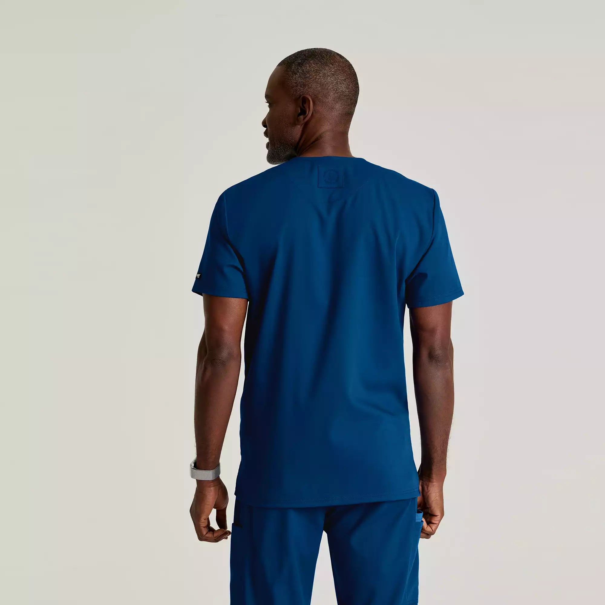 Grey's Anatomy Spandex Stretch Men's 2 Pocket Two-Toned V-neck Top | GRST204