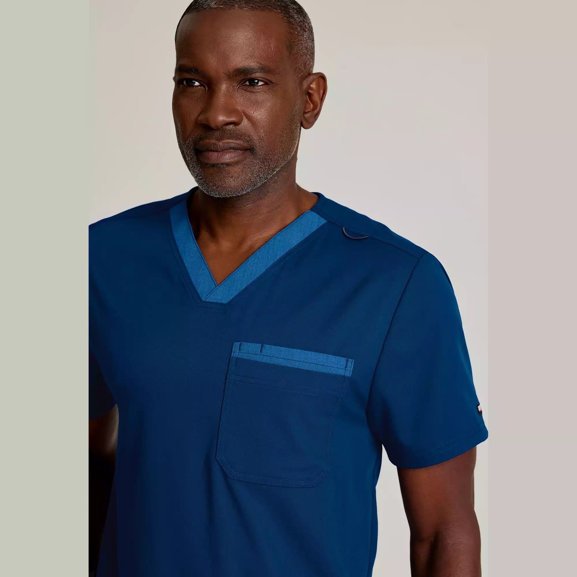 Grey's Anatomy Spandex Stretch Men's 2 Pocket Two-Toned V-neck Top | GRST204