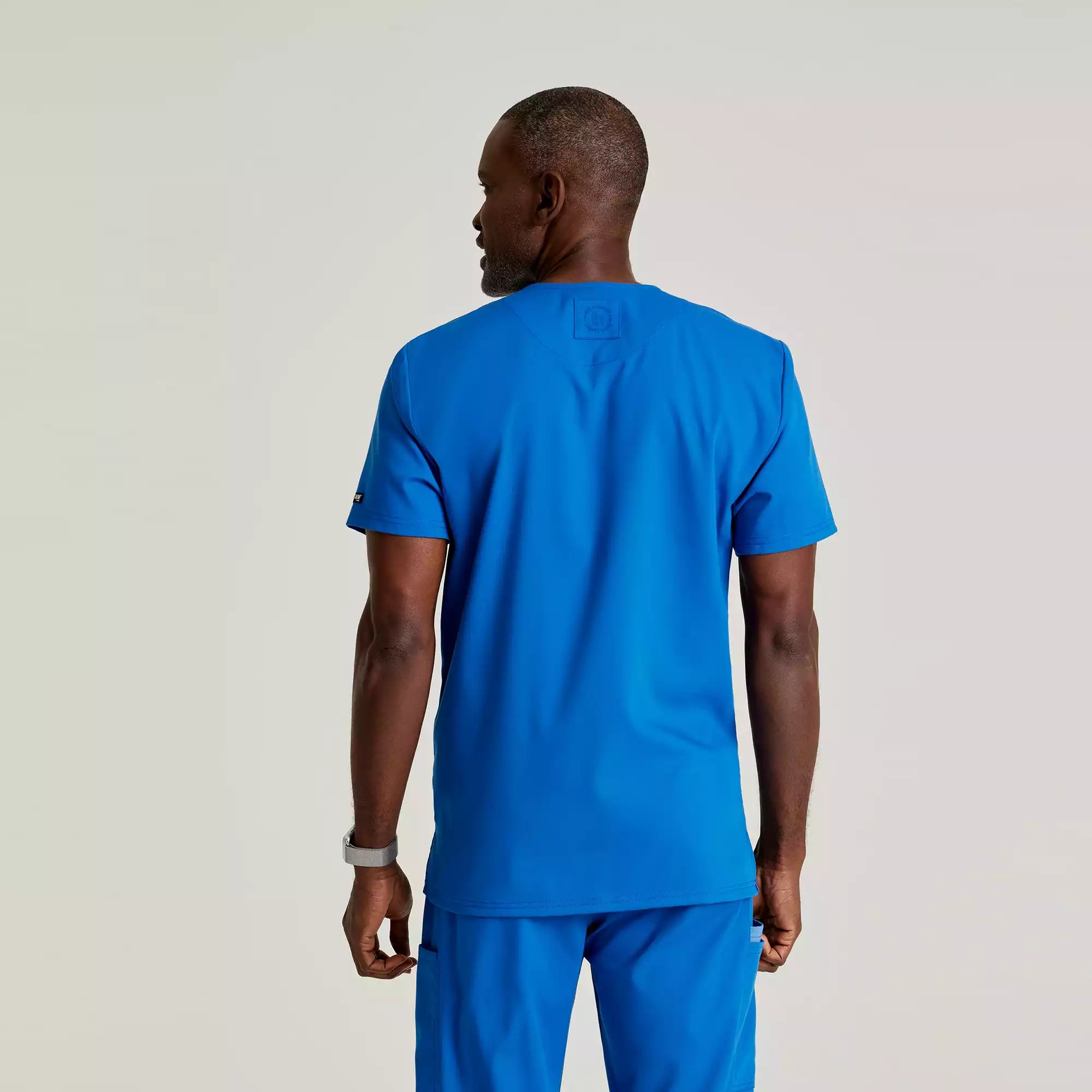 Grey's Anatomy Spandex Stretch Men's 2 Pocket Two-Toned V-neck Top | GRST204