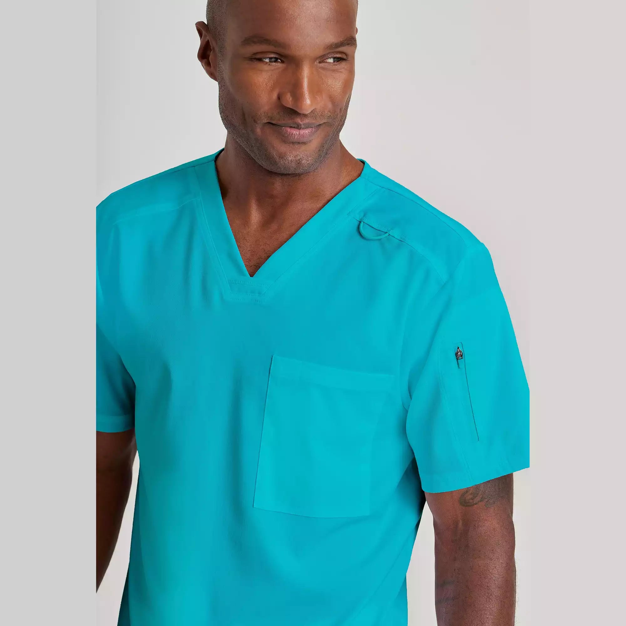 Men's Chest Pocket V-Neck Scrub Top | GRST079