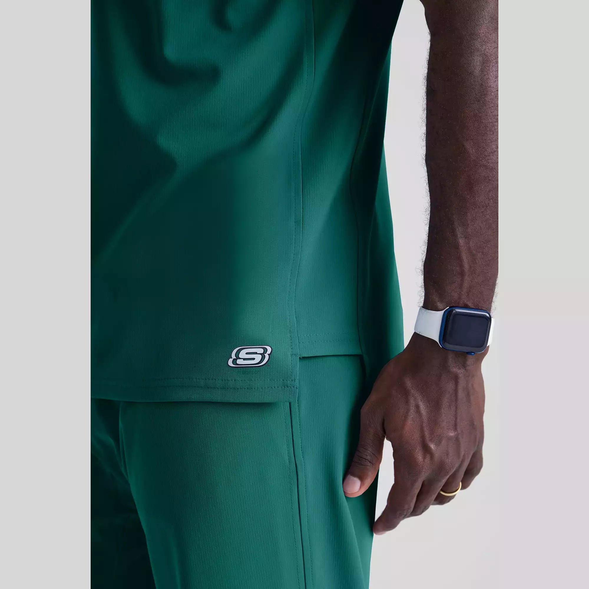 Men's V-Neck Cargo Pocket Scrub Top | SK0112