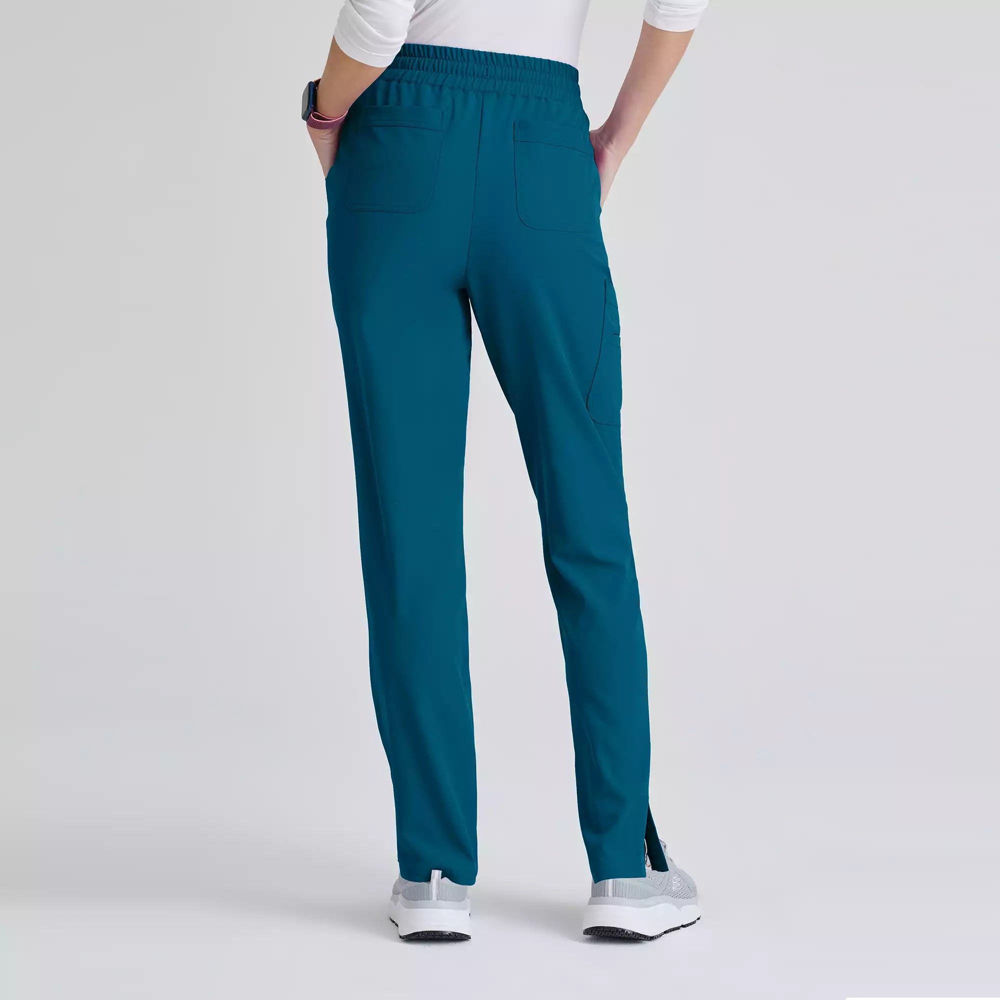 Skechers Women's 6 Pocket Elastic Waist Tapered Pant |  SKP623