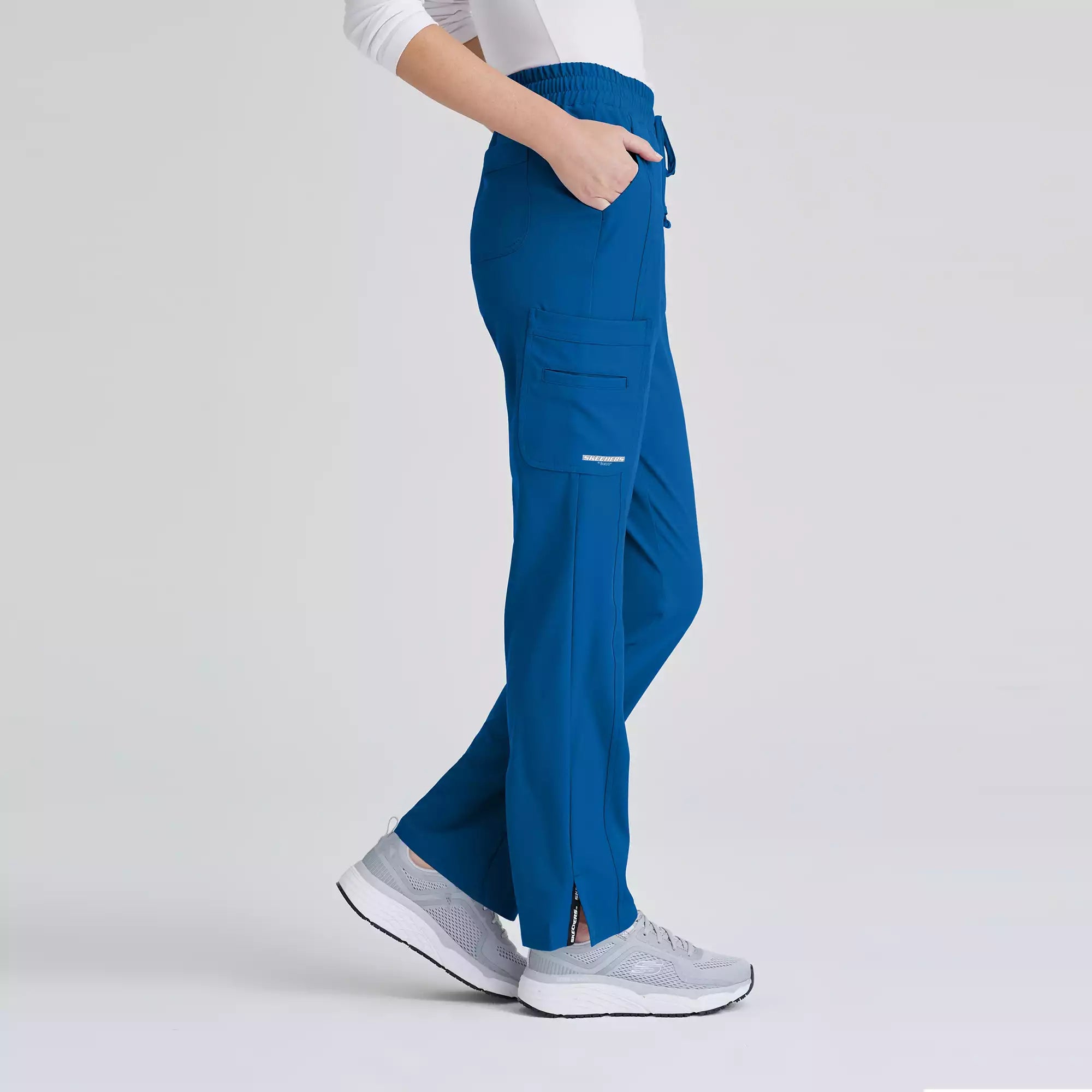 Skechers Women's 6 Pocket Elastic Waist Tapered Pant |  SKP623