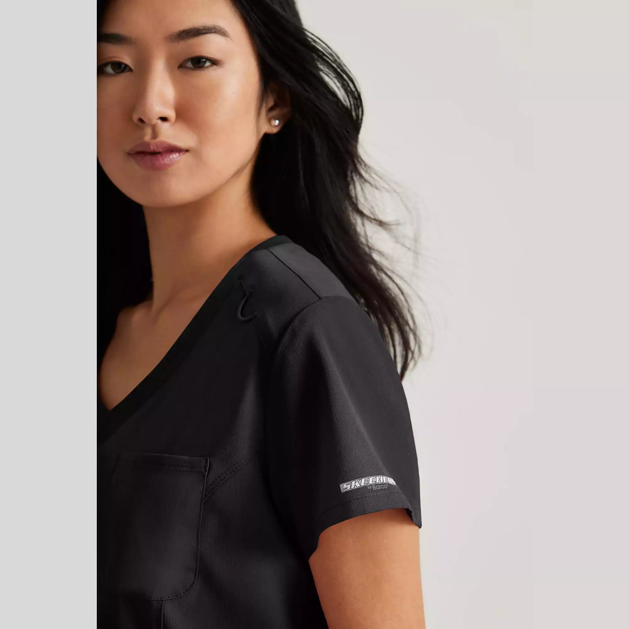 Skechers Women's Single Pocket V-Neck Tuck In Top | SKT147