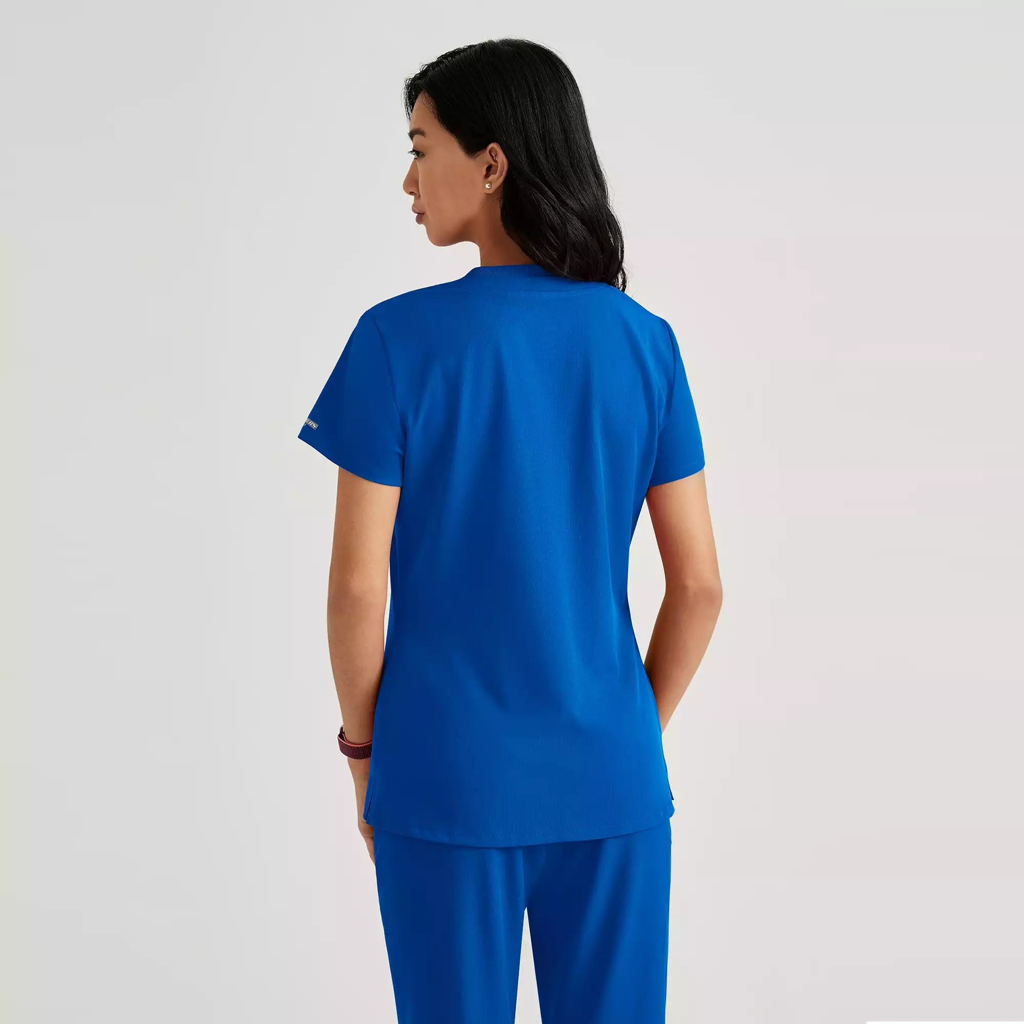 Skechers Women's Single Pocket V-Neck Tuck In Top | SKT147