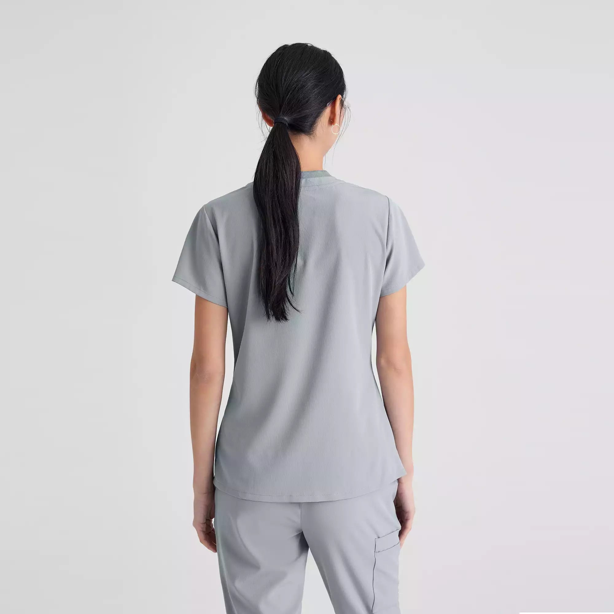 Skechers Women's Single Pocket V-Neck Tuck In Top | SKT147