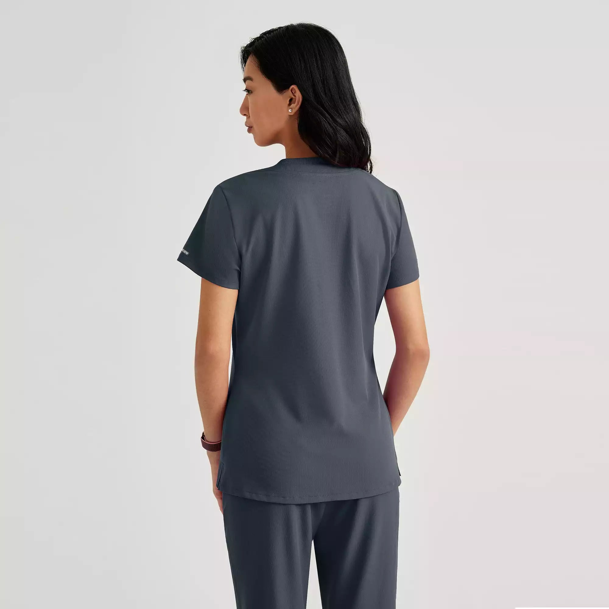 Skechers Women's Single Pocket V-Neck Tuck In Top | SKT147