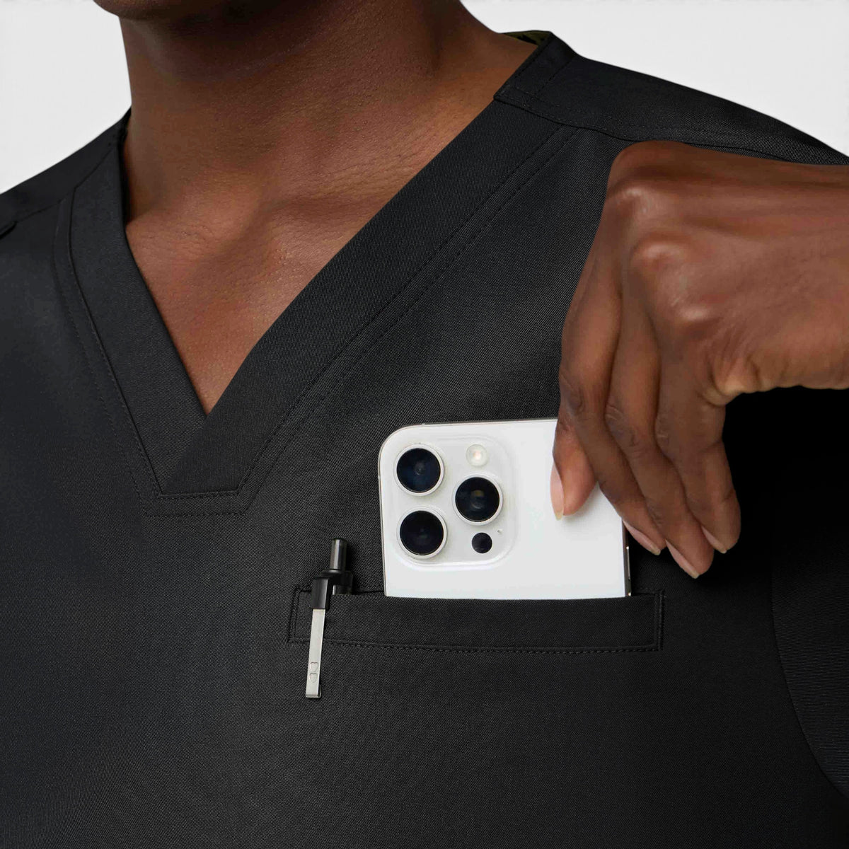 Men's 3 Pocket Scrub Top | T171