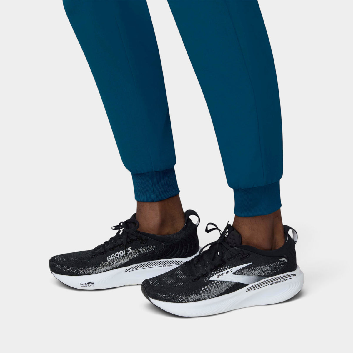 Men's 6 Pocket Jogger Scrub Pant |T272