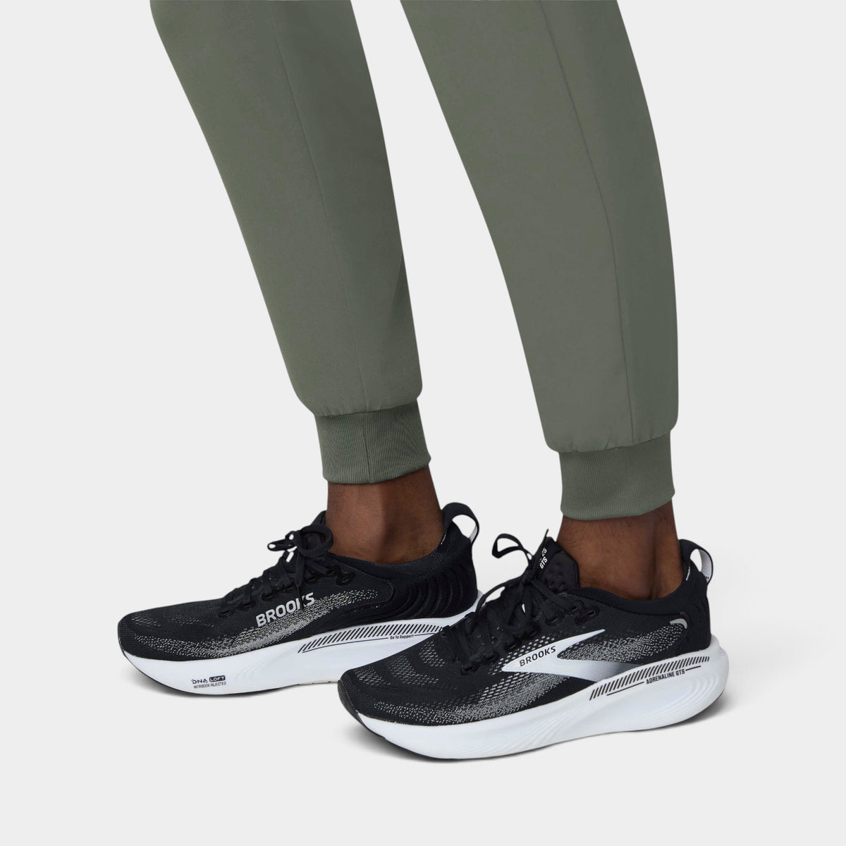 Men's 6 Pocket Jogger Scrub Pant |T272